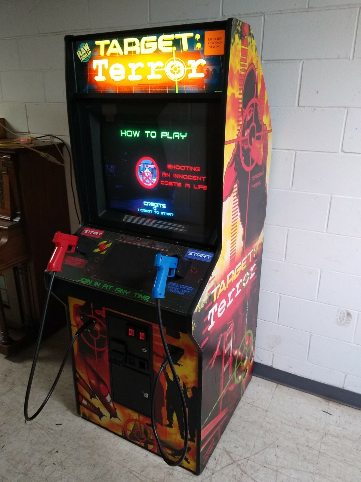 NICE 2004 Raw Thrills TARGET TERROR shooting video arcade game – FREE SHIPPING