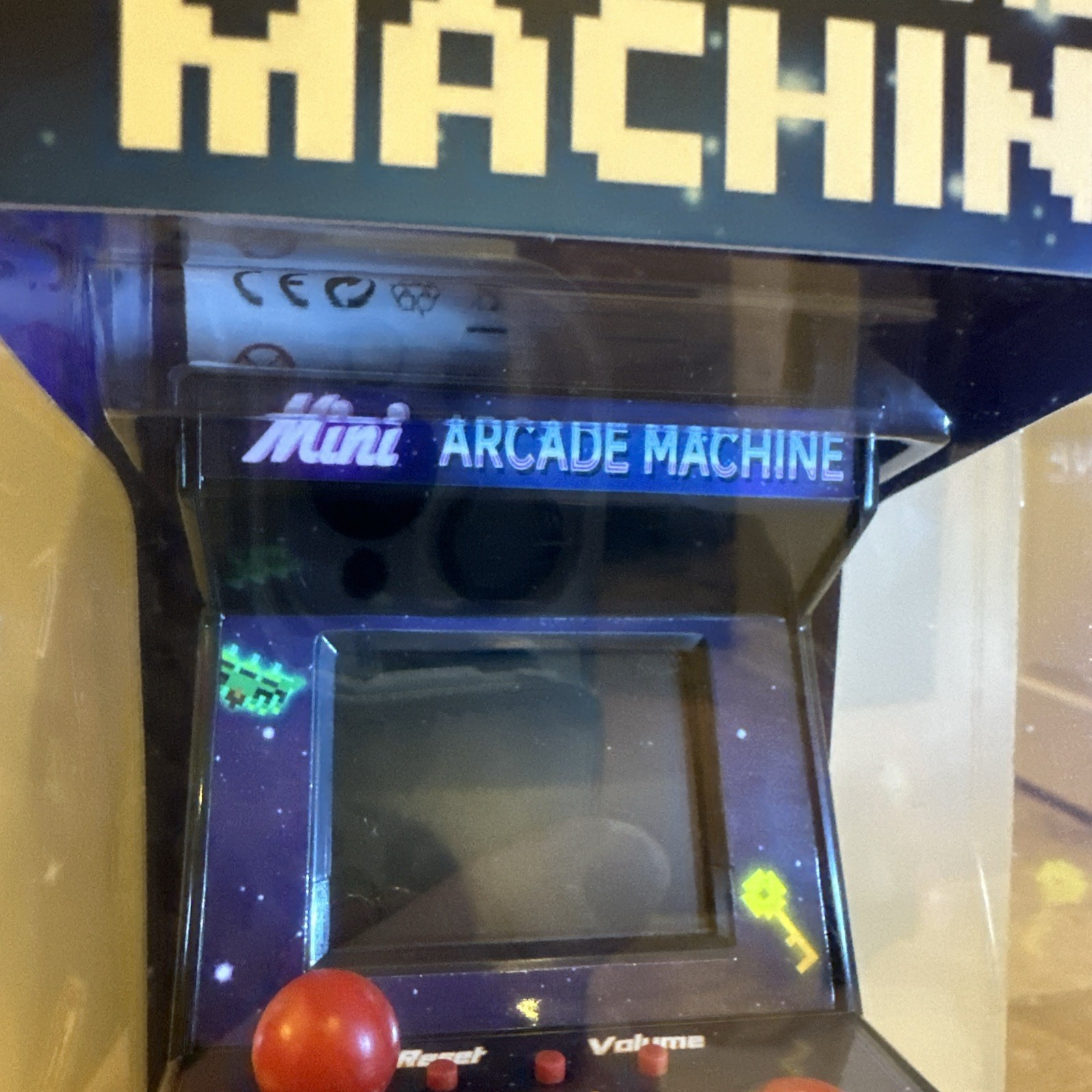 NEW IN BOX Mini Arcade Machine by Thumbs Up With 240 16 Bit Games