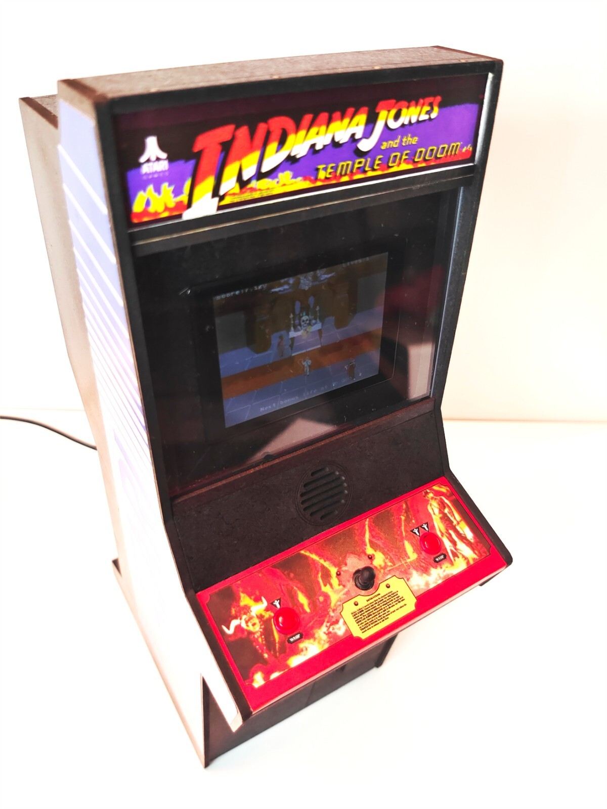 Indiana Jones 1/6 scale mini working arcade cabinet (Playscale, New Wave Toys).