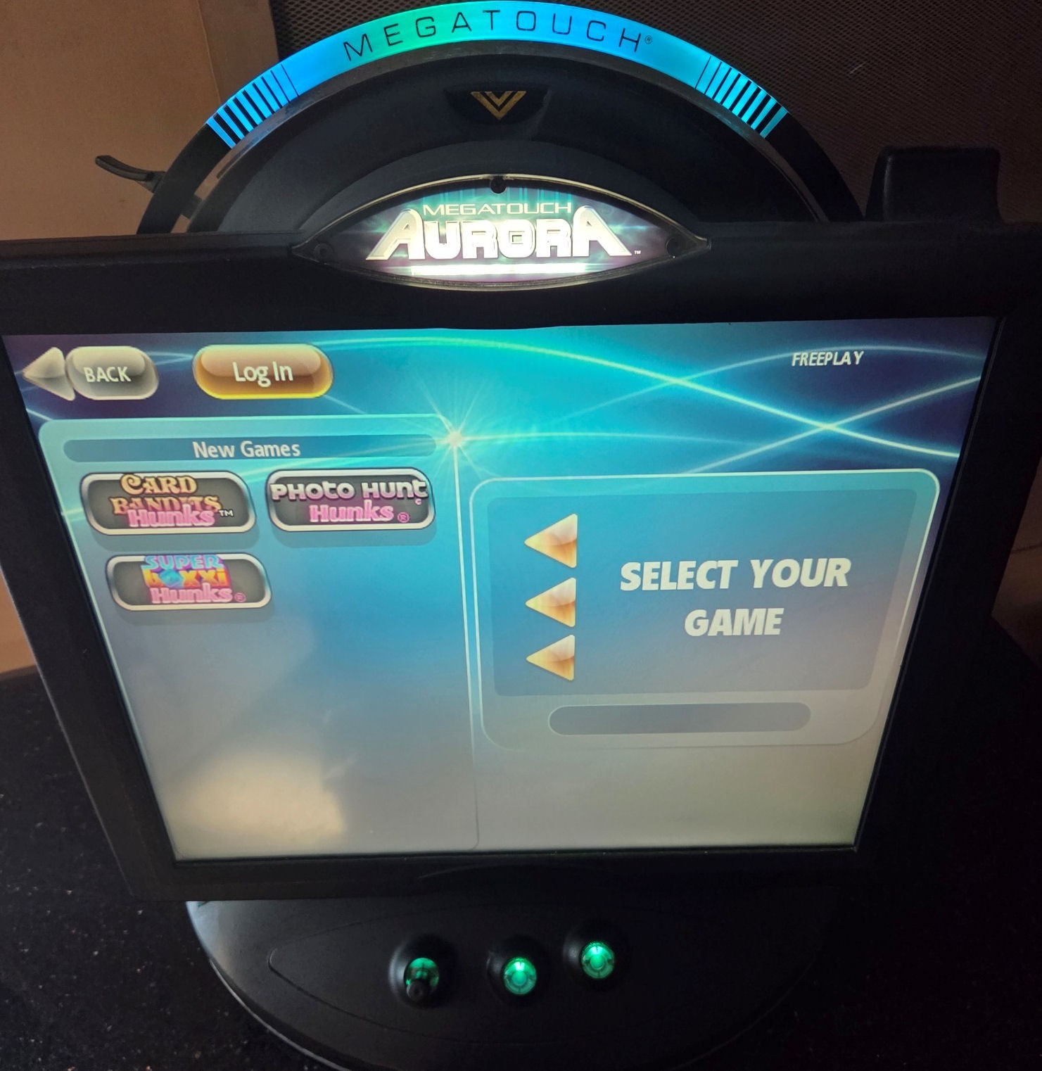 Merit Megatouch Aurora trivia game with 2013 software – Tested good