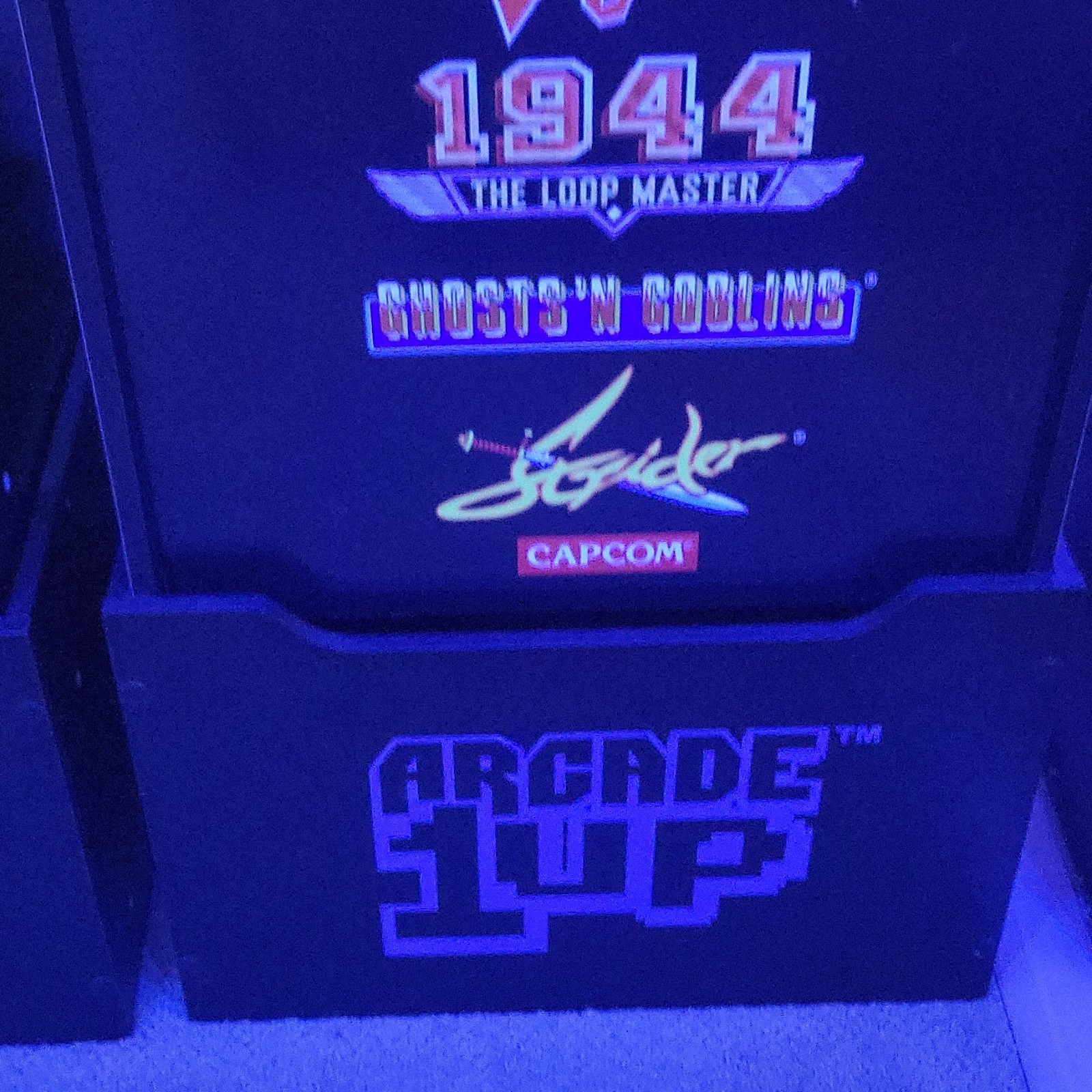 Arcade1Up Final Fight Capcom Arcade Cabinet w/ Riser – Light Up Marquee