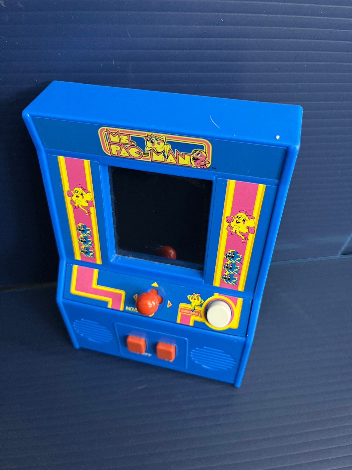Ms. Pac-man Handheld Retro Mini Arcade Game 2018 Bandai Namco Basic Fun – Tested