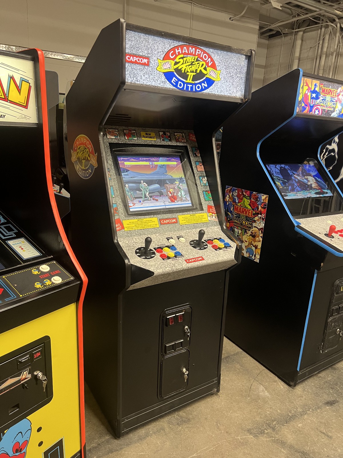 STREET FIGHTER II ARCADE MACHINE by CAPCOM (Excellent Condition)