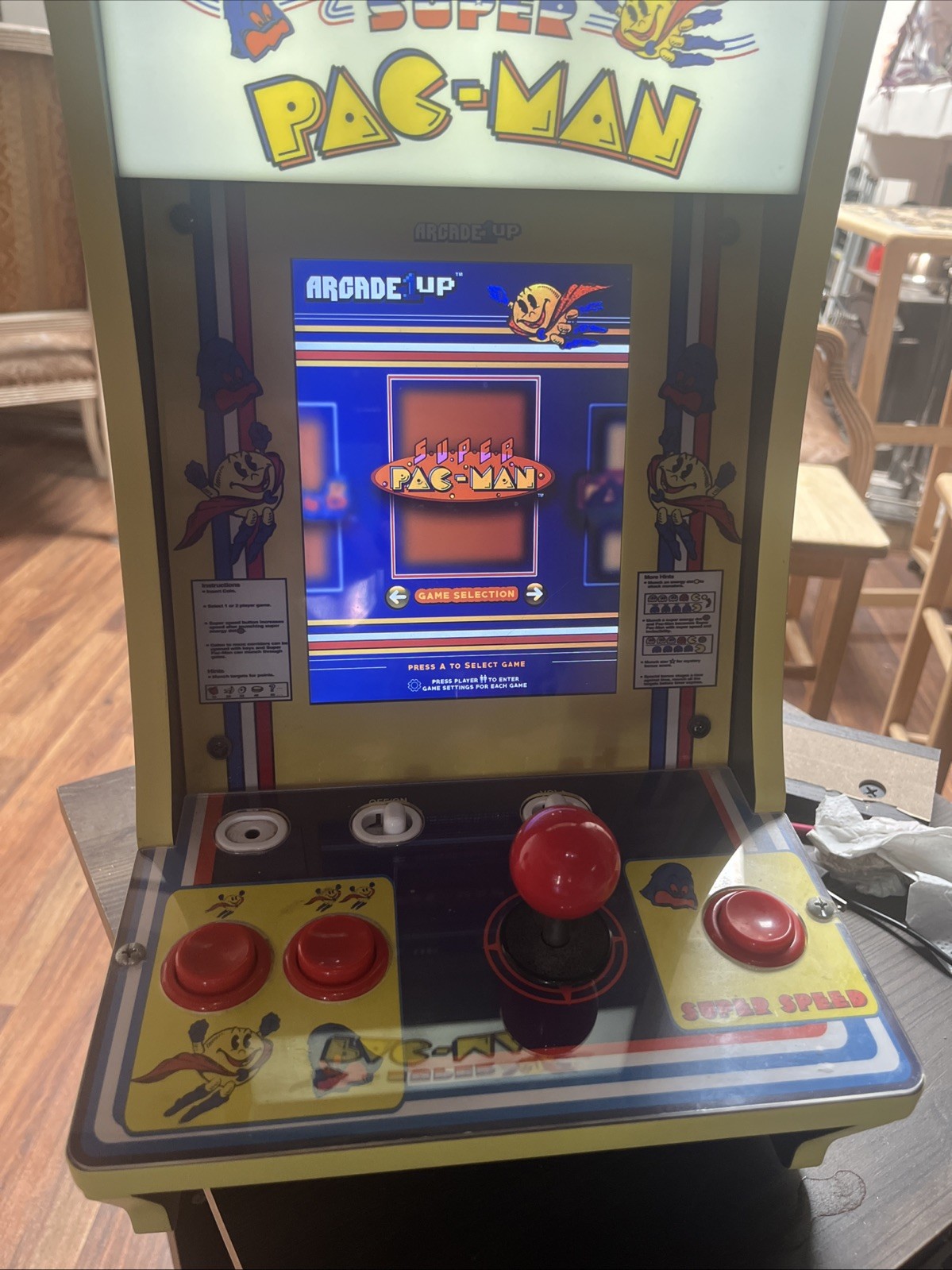 Arcade Game Very Good Conditions Comes with Chargers There Are 4 Games Included