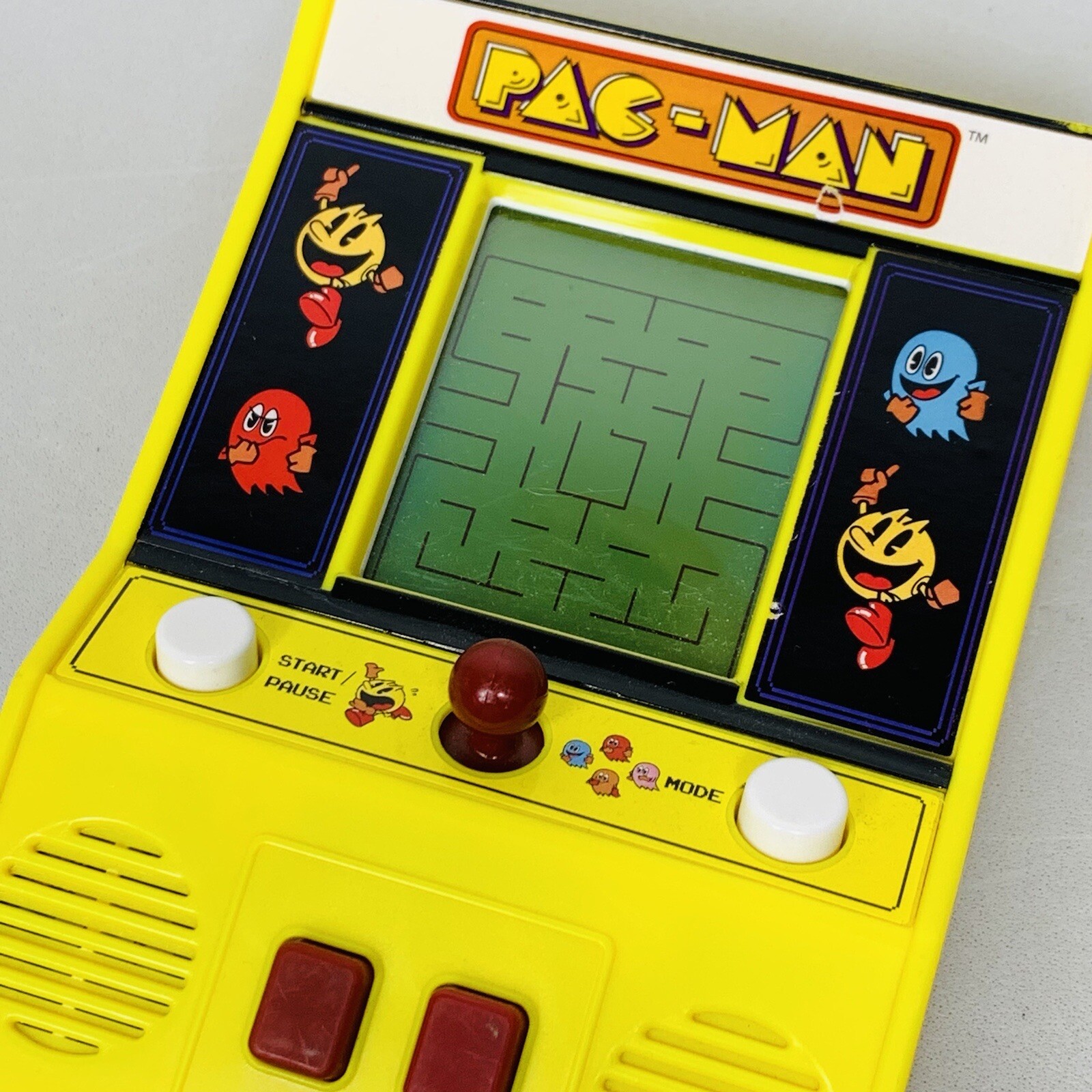 VTG Pac-Man Mini Electronic Arcade Handheld Classic Game 09521 Yellow Tested