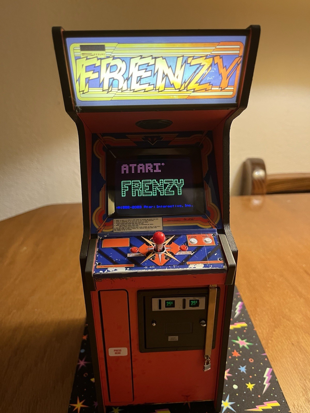 New Wave Toys Frenzy Replicade Arcade 1/6th scale