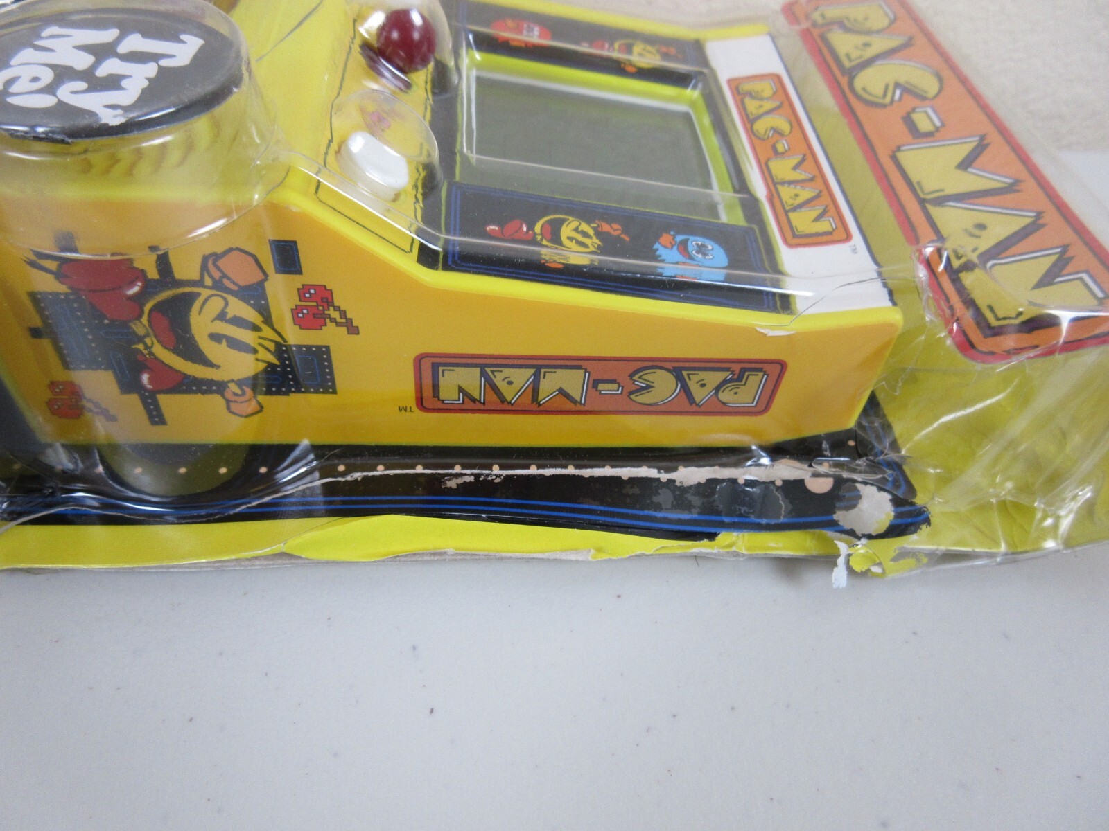 Pac-Man Handheld Retro Mini Arcade Classic Game (Brand New)