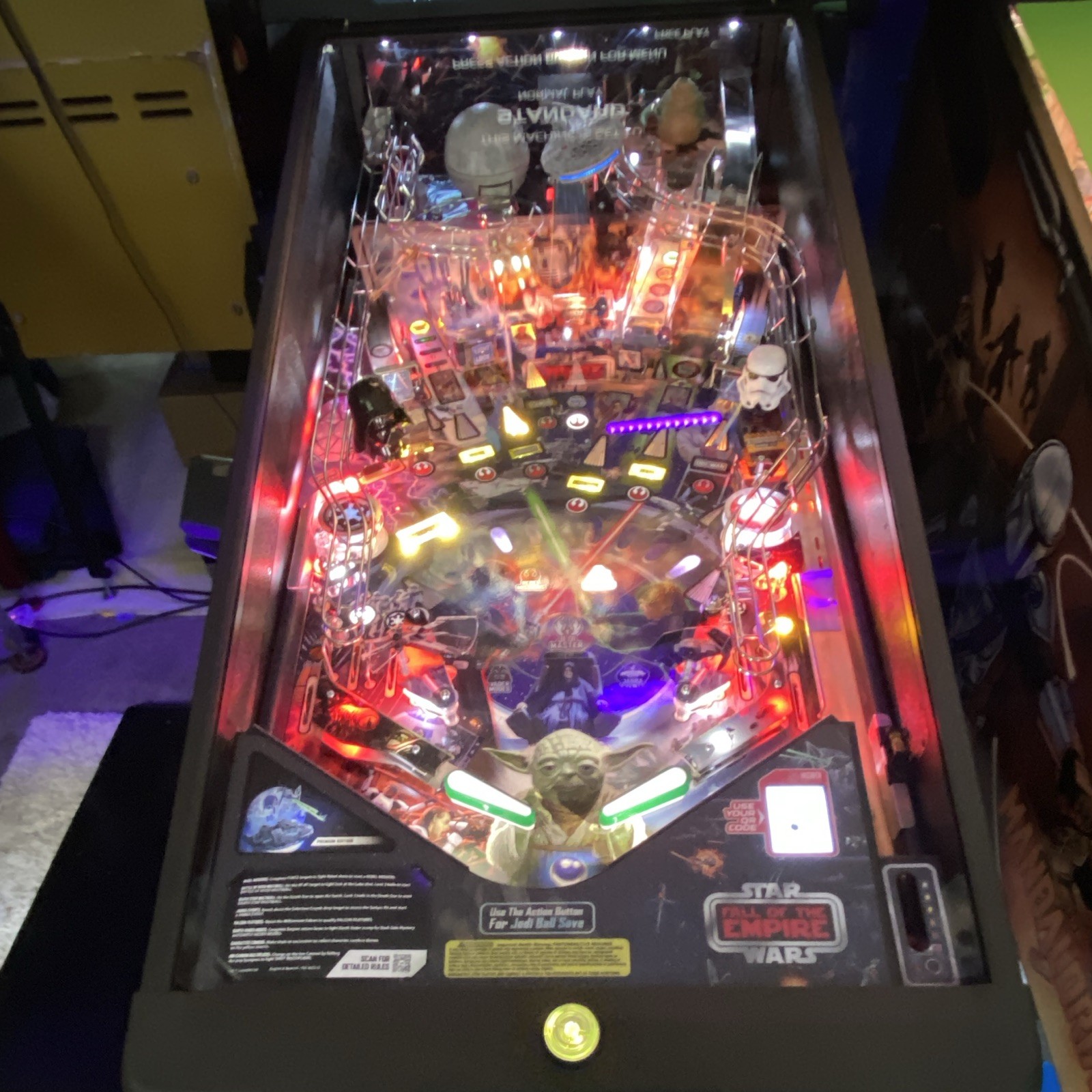 Stern Star Wars: Fall of the Empire Pinball Machine – Premium – dialed in!!