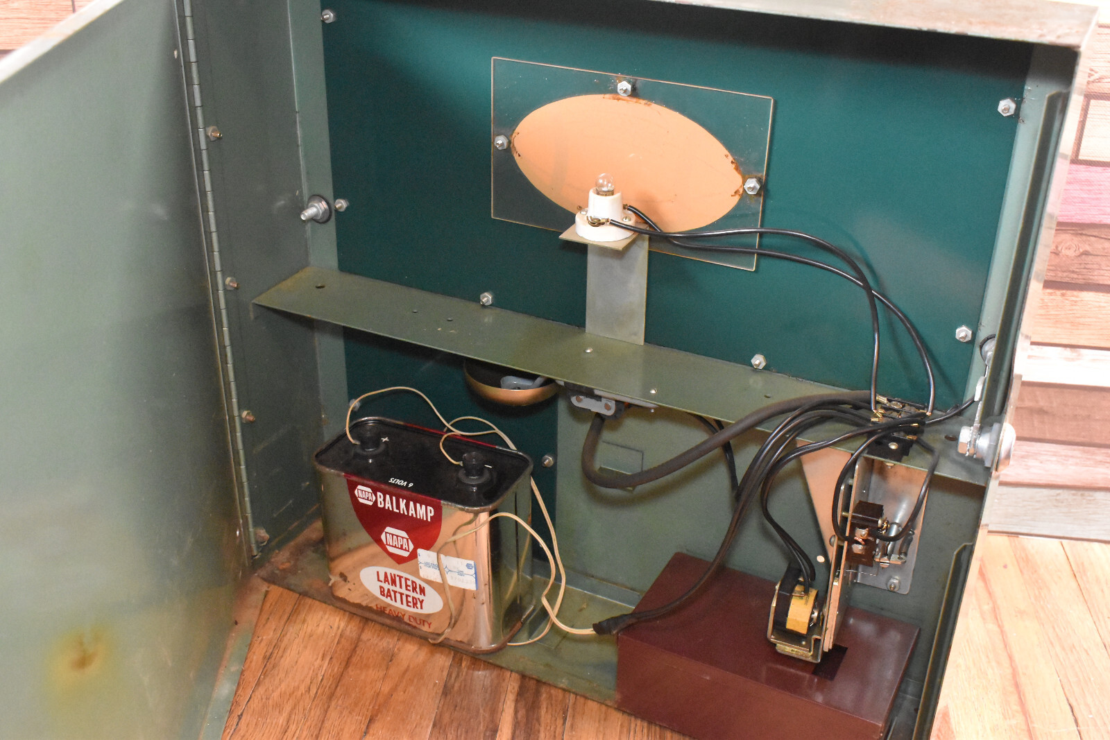 Vintage Coin Operated Punt Return Electric Coin Op Sobriety Skill Football Game