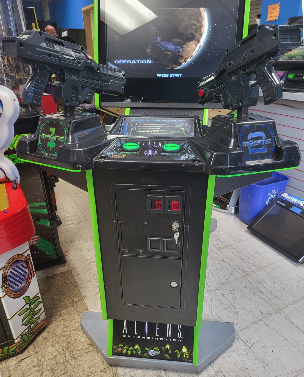 ALIENS EXTERMINATION Full Size Arcade Gun Shooting Video Game Machine – 27″ LCD