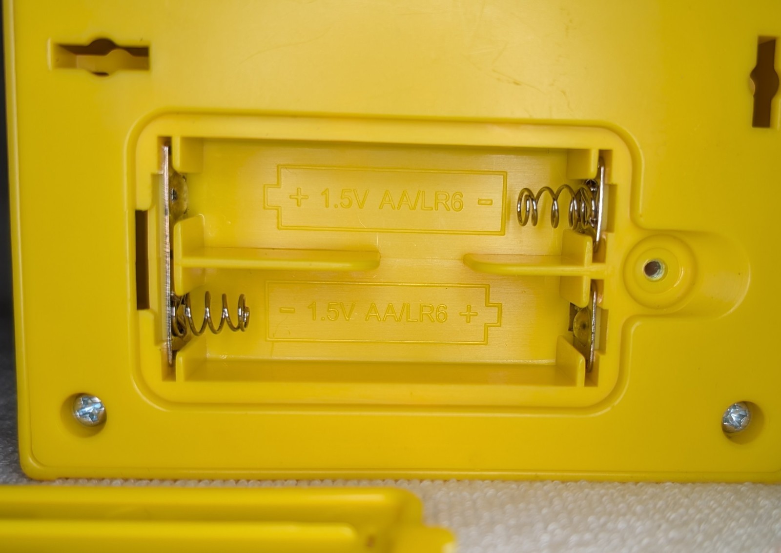 PAC-MAN BANDAI NAMCO 6 inch mini arcade machine – tested, clean battery contacts