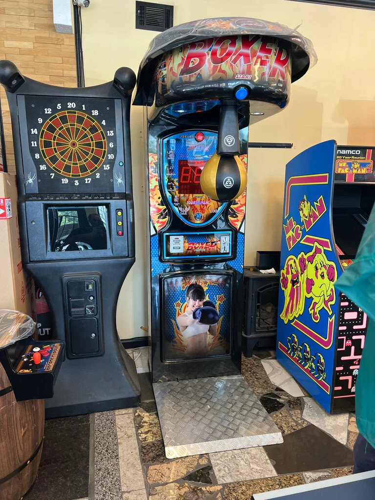 BOXING MACHINE ARCADE, COIN OPERATED HEAVY DUTY – Local Pickup Only