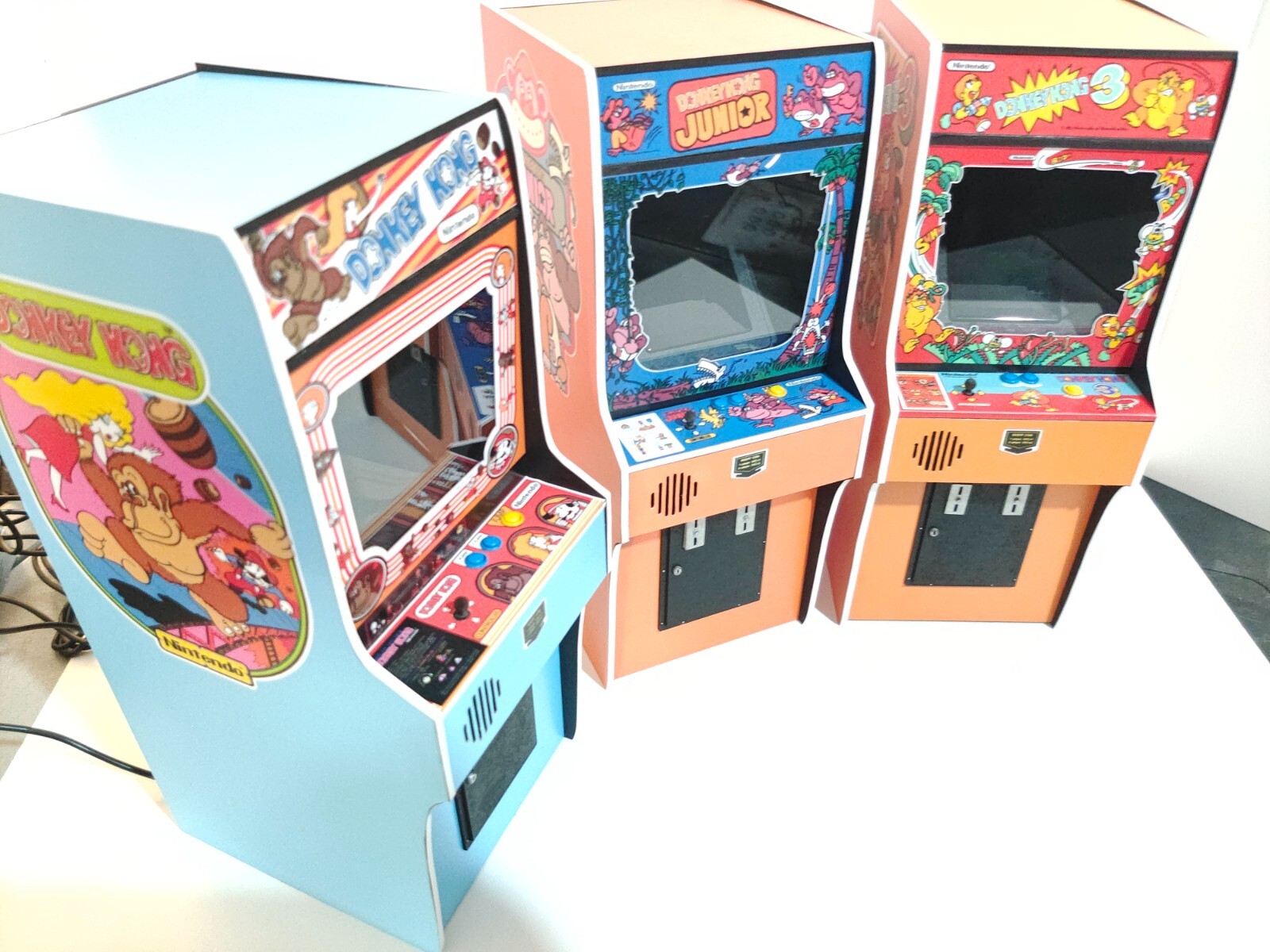 Donkey Kong 1/6 scale mini working arcade cabinet (Playscale, New Wave Toys).