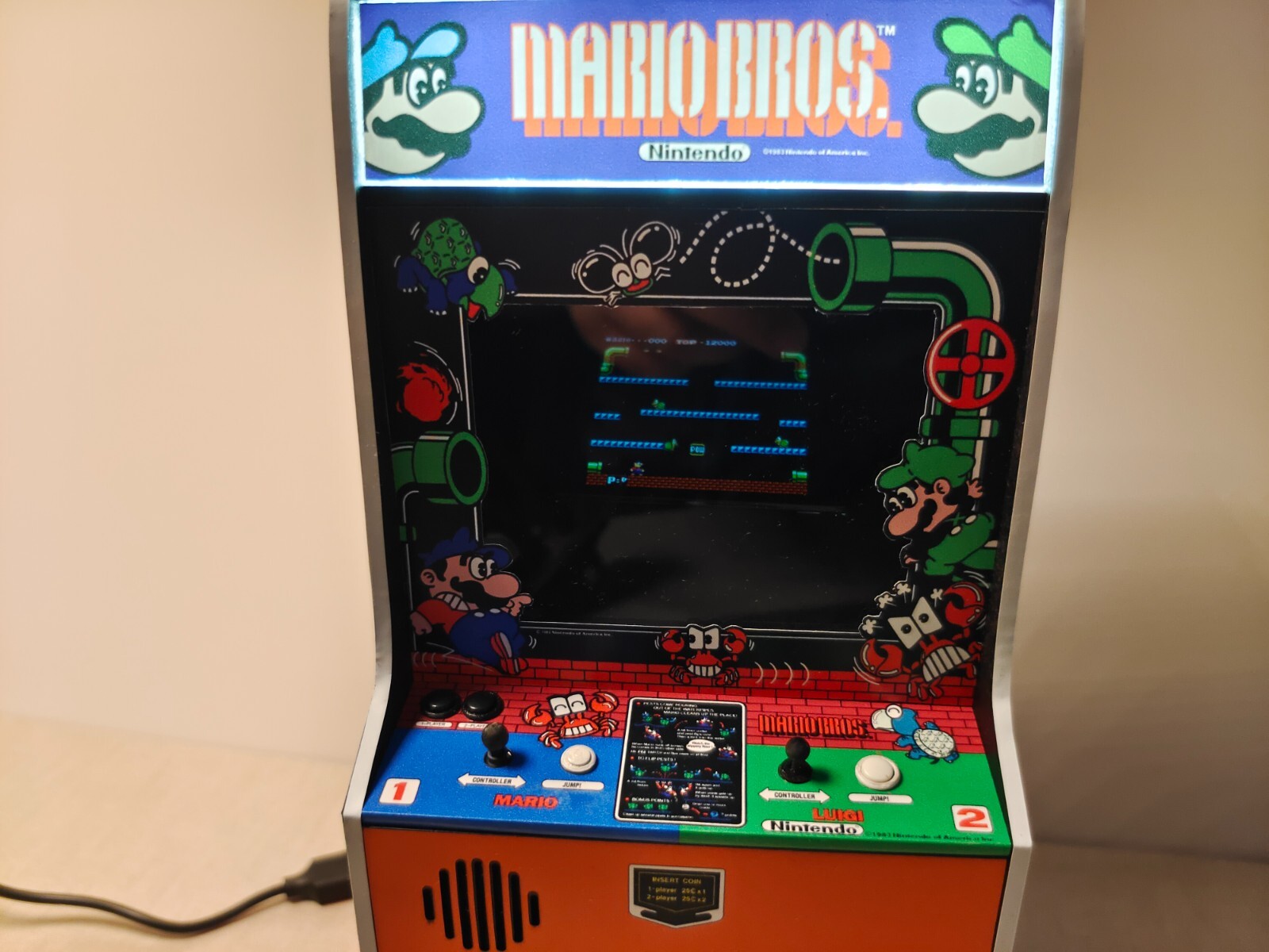 Mario Bros 1/6 scale mini working arcade cabinet (Playscale, New Wave Toys).
