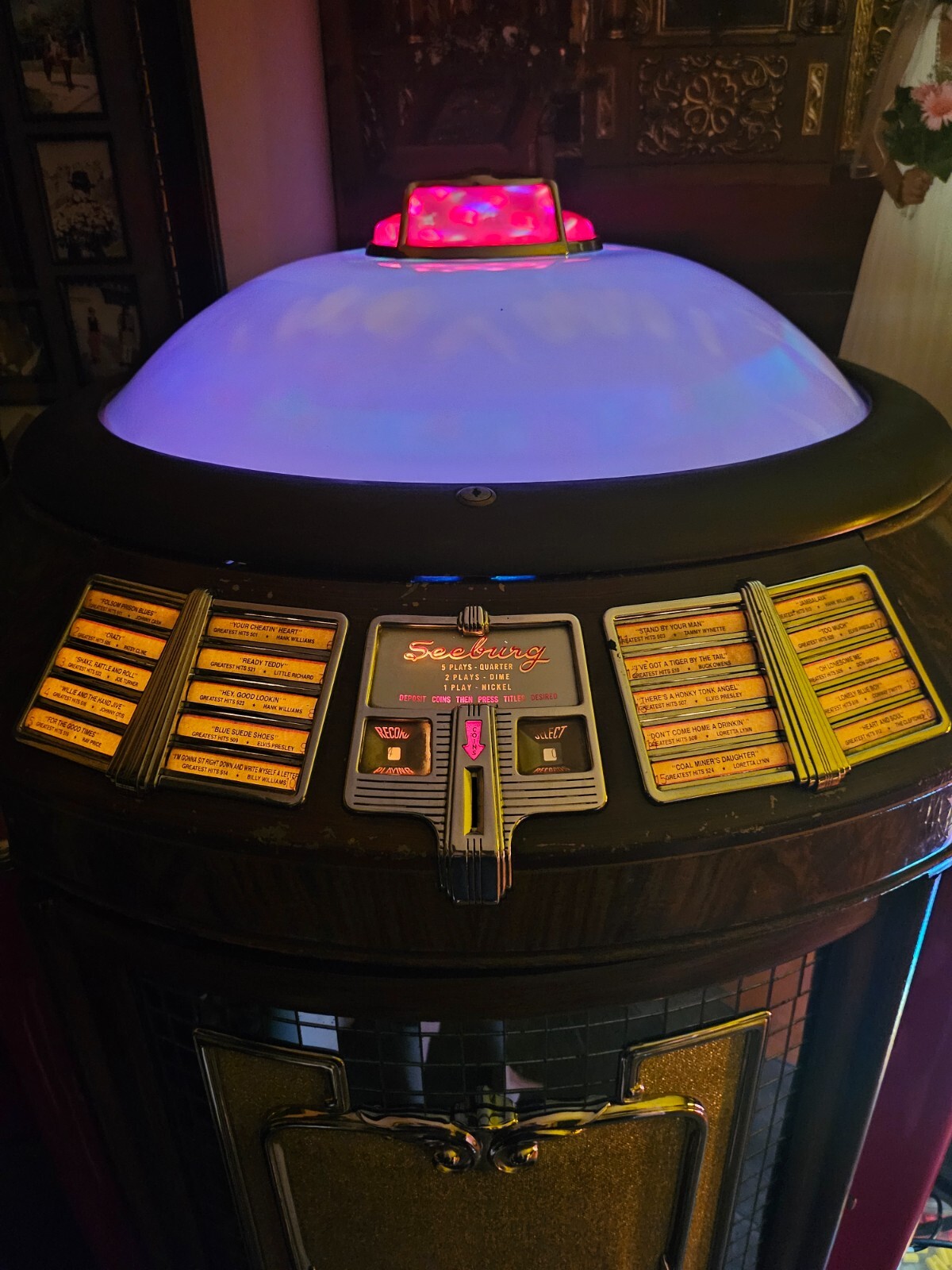 1948 Seeburg 148 Symphonola jukebox older restoration plays, looks great
