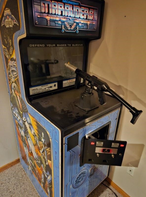 MIDNIGHT MARAUDERS ARCADE MACHINE by BALLY 1984 (Excellent Condition) *RARE*