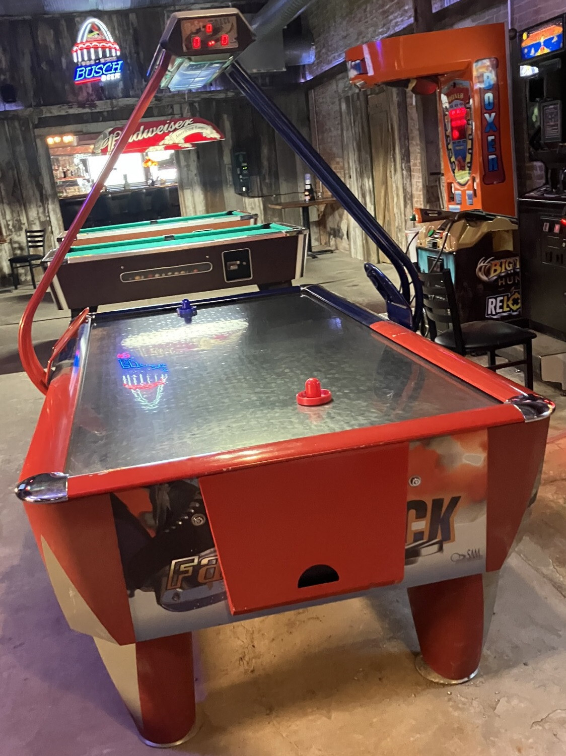 DYNAMO AIR HOCKEY MACHINE (Excellent Condition) *RARE*