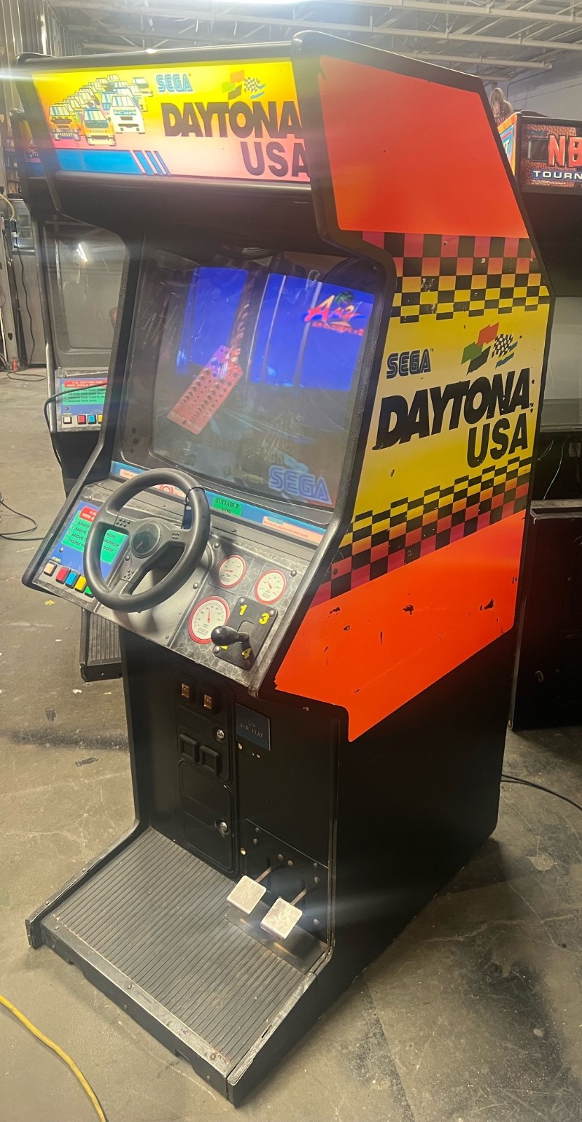 DAYTONA USA by SEGA 1994 – STAND UP / UPRIGHT (Linked Pair – 2 Machines) *RARE*