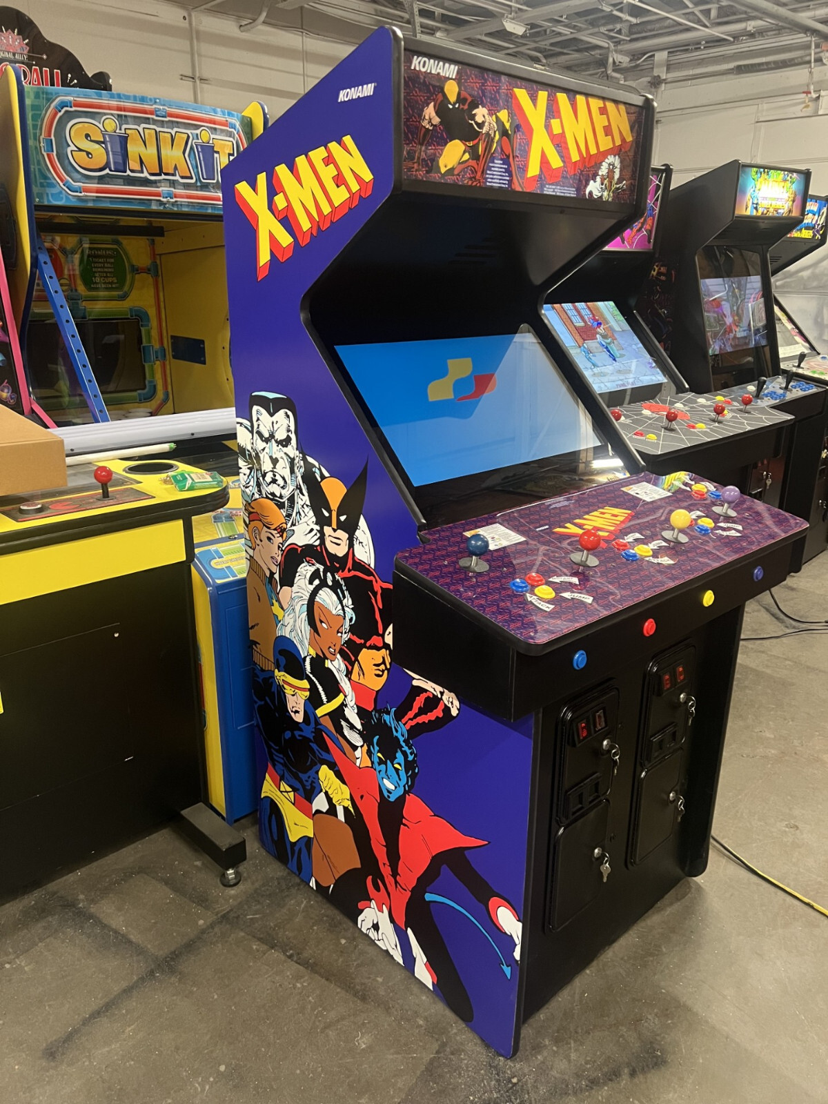 X-MEN ARCADE MACHINE by KONAMI 1992