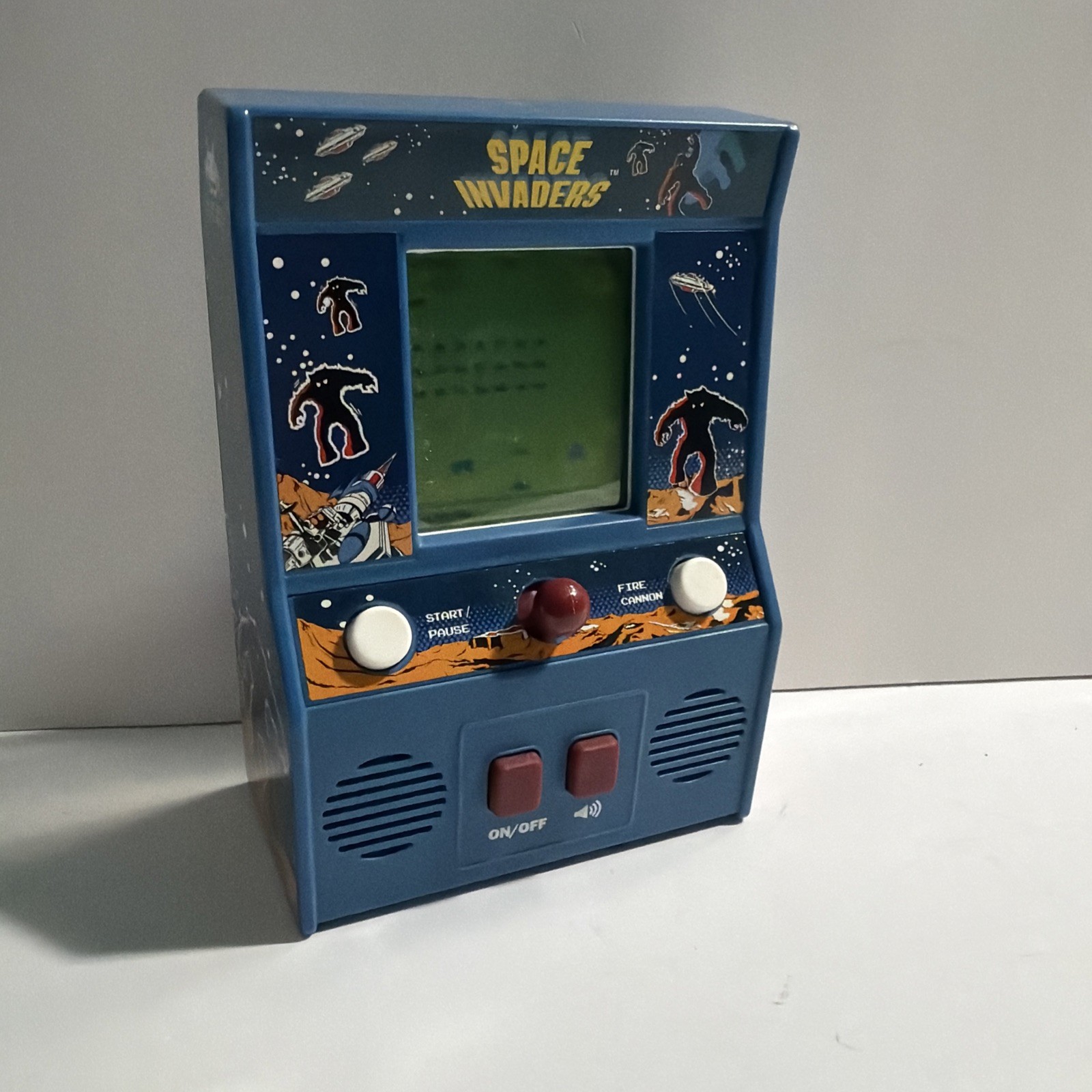 2016 Taito Space Invaders Retro Mini Arcade Hand Held Video Game – Works 100%