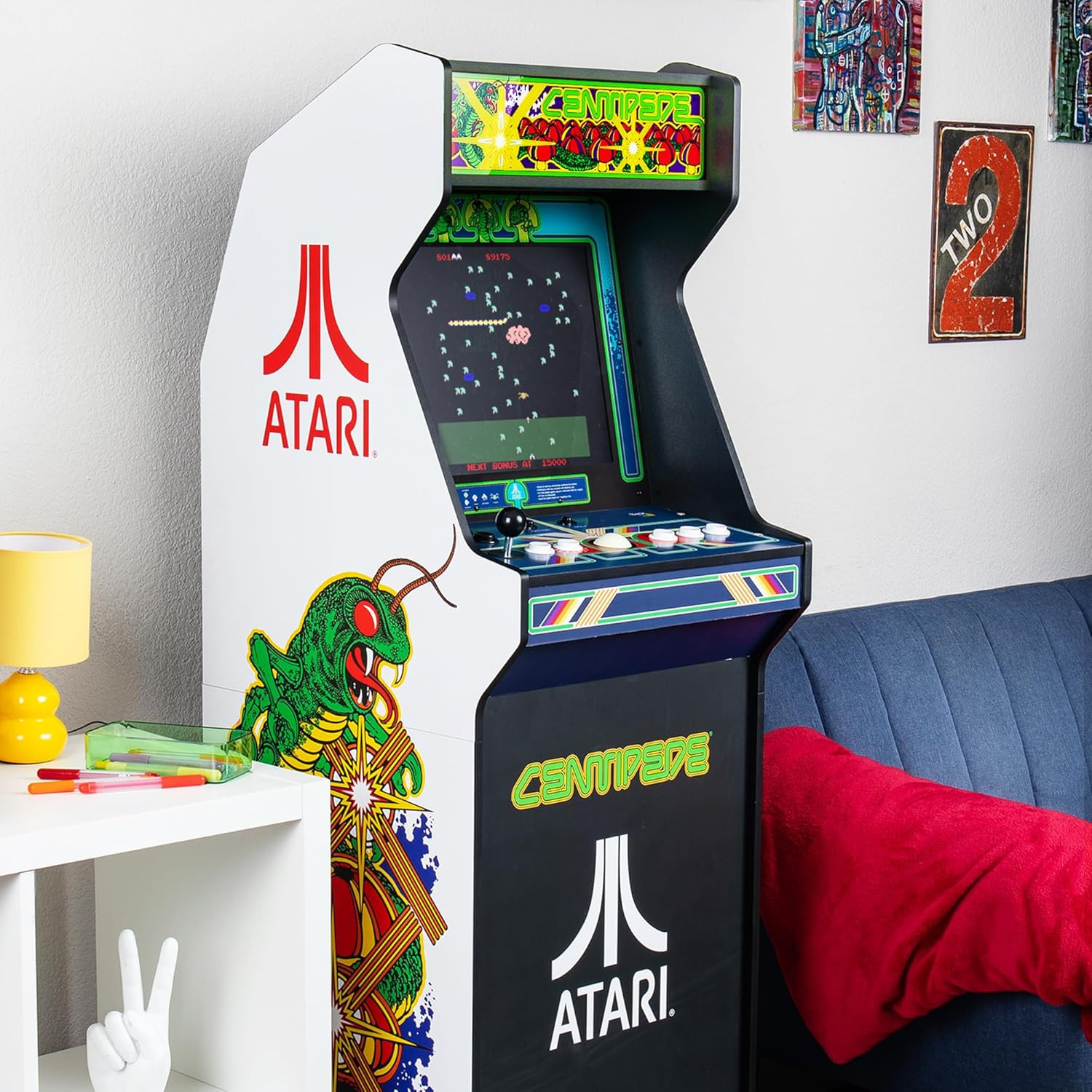 – Atari Centipede Ultra Series Game Machine, 40 Games, 17″ Liquid Crystal Screen