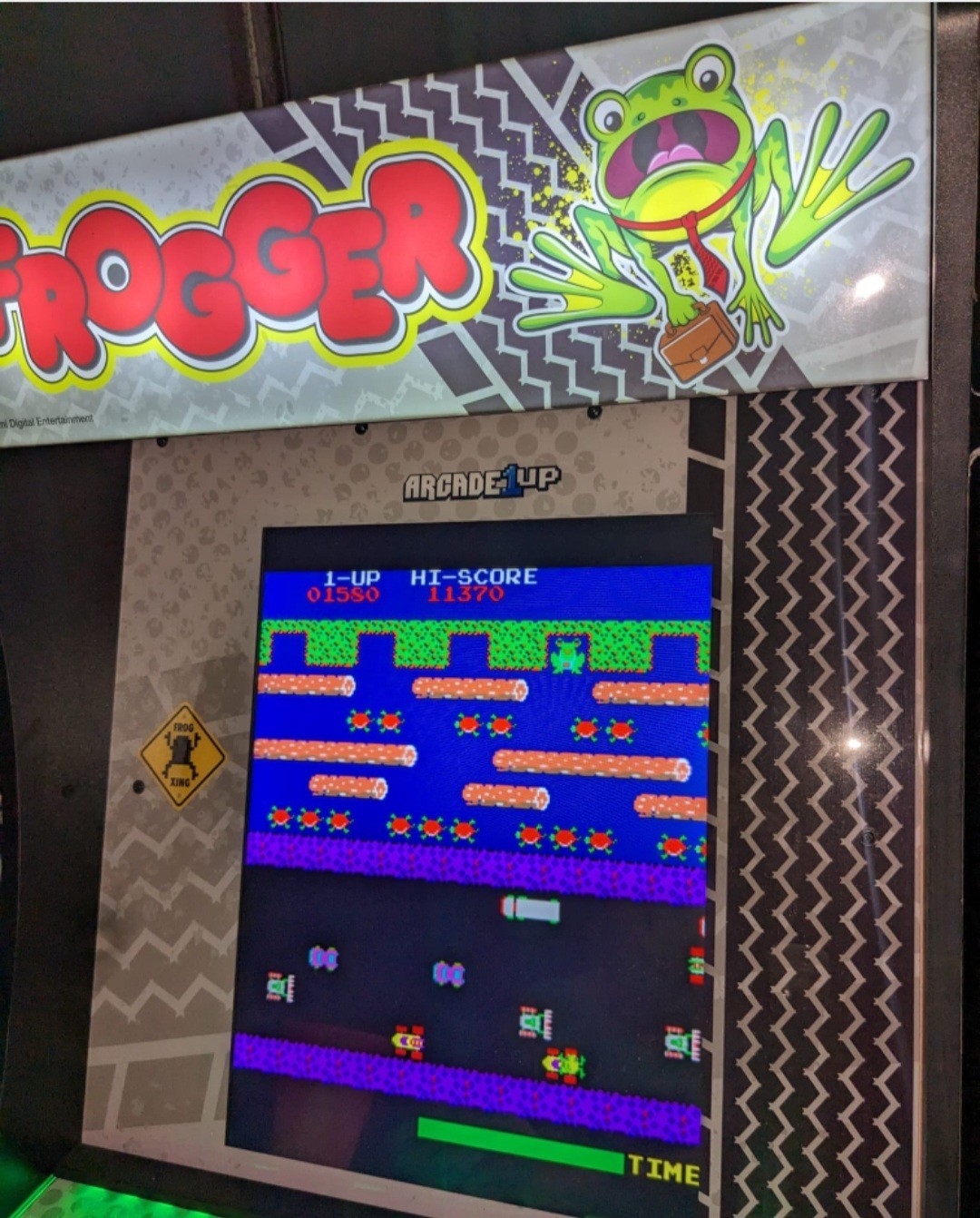 Arcade 1Up Frogger Cabinet with Riser!