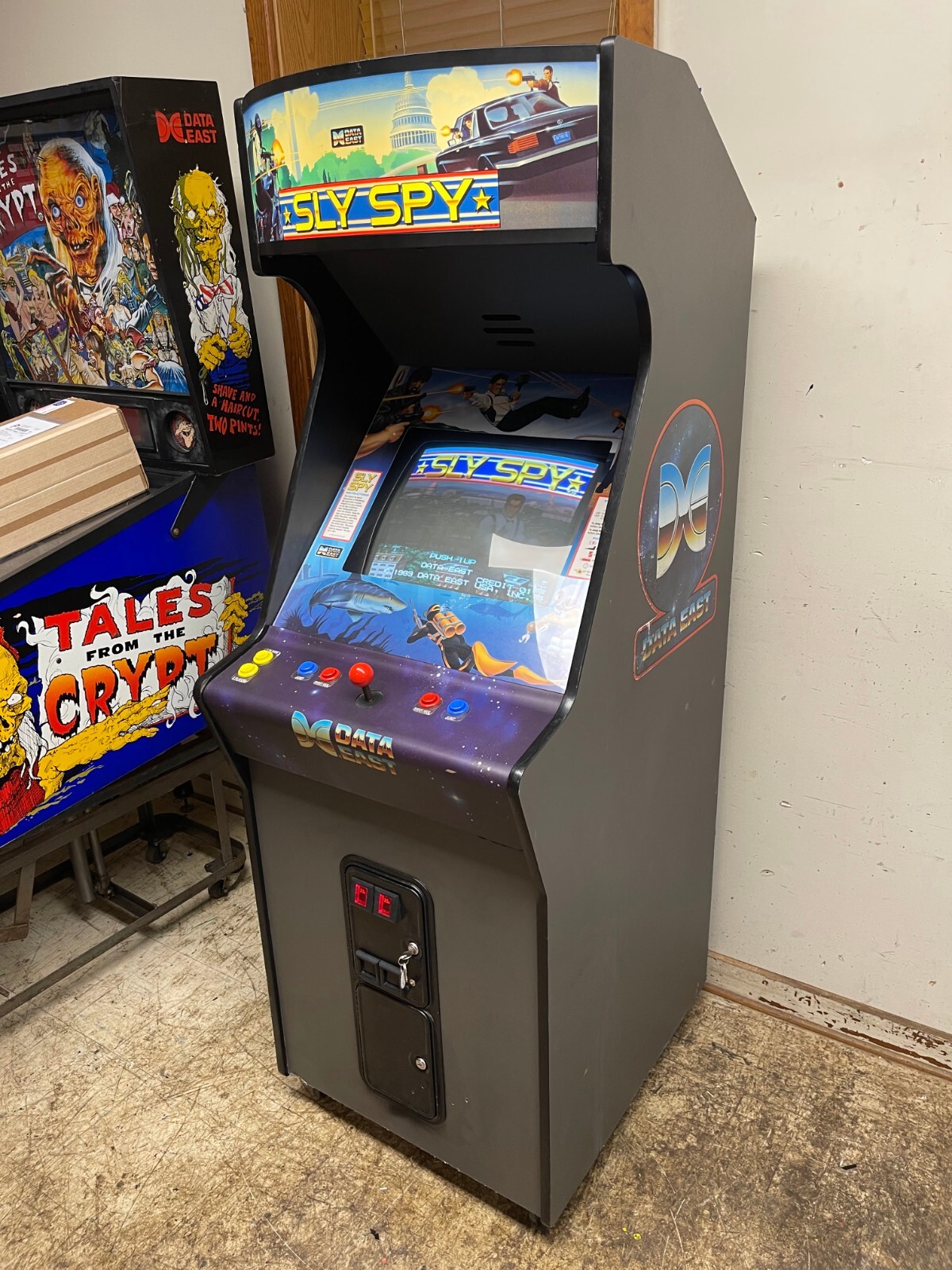 Near Mint Rare Dedicated 1989 Data East SLY SPY video arcade game -FREE SHIPPING
