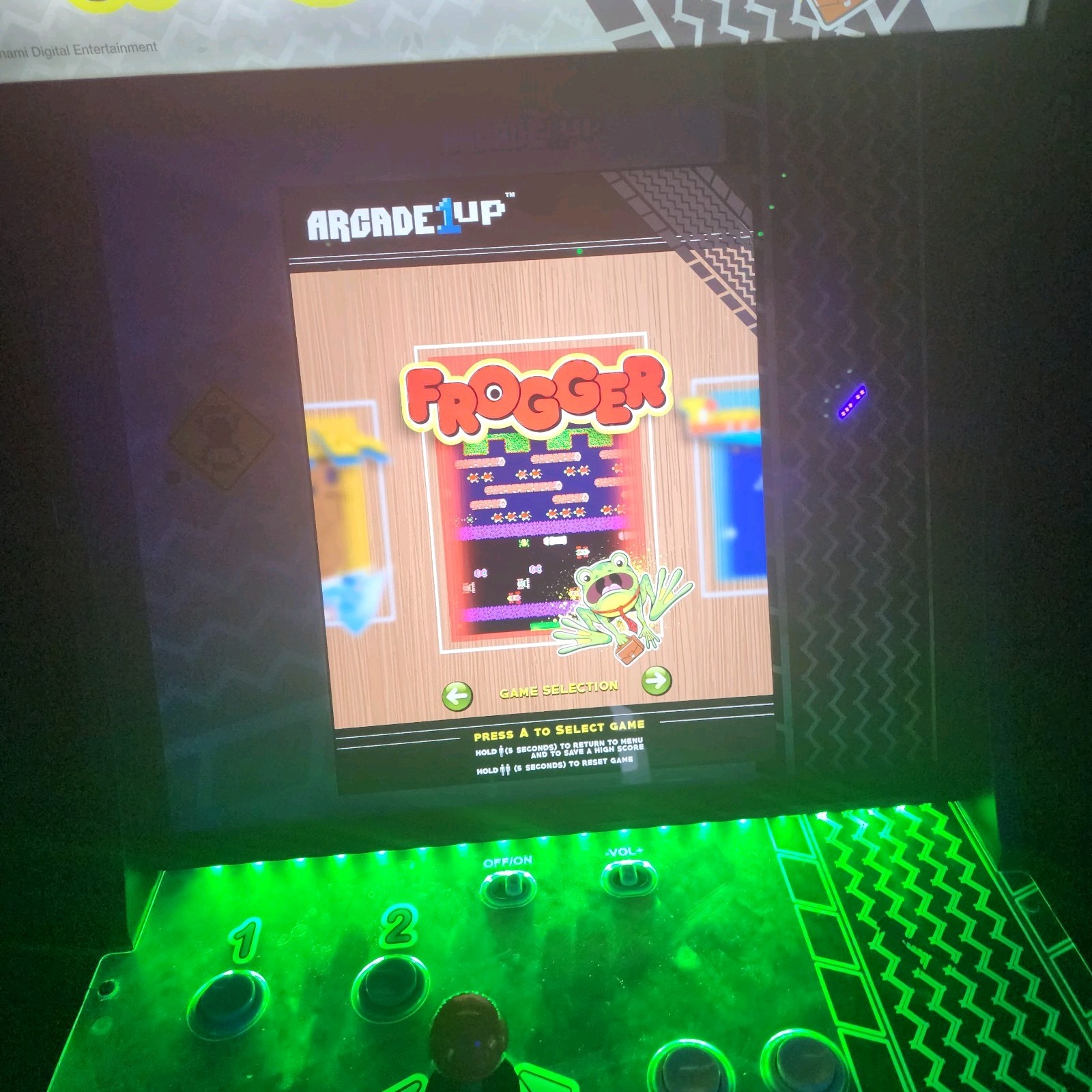 Arcade 1Up Frogger Cabinet with Riser!