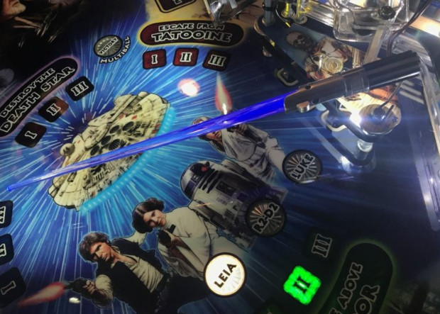 tar Wars SW Pinball Machine BLUE GLOWING LIGHT SABER LED mod Stern