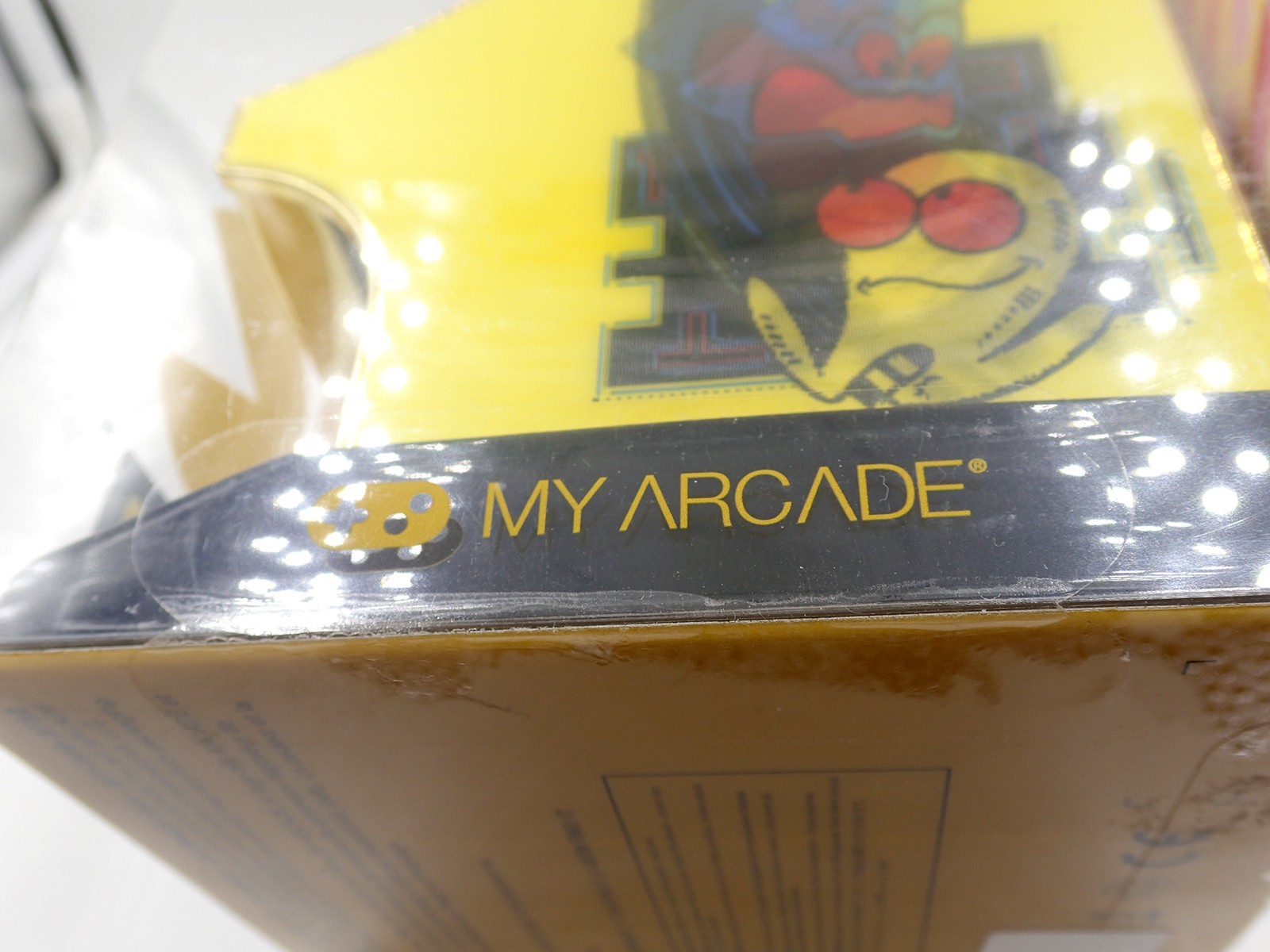 Unopened Retro Arcade PAC-MAN 40TH ANNIVERSARY Golden dreamGEAR w/tin badge