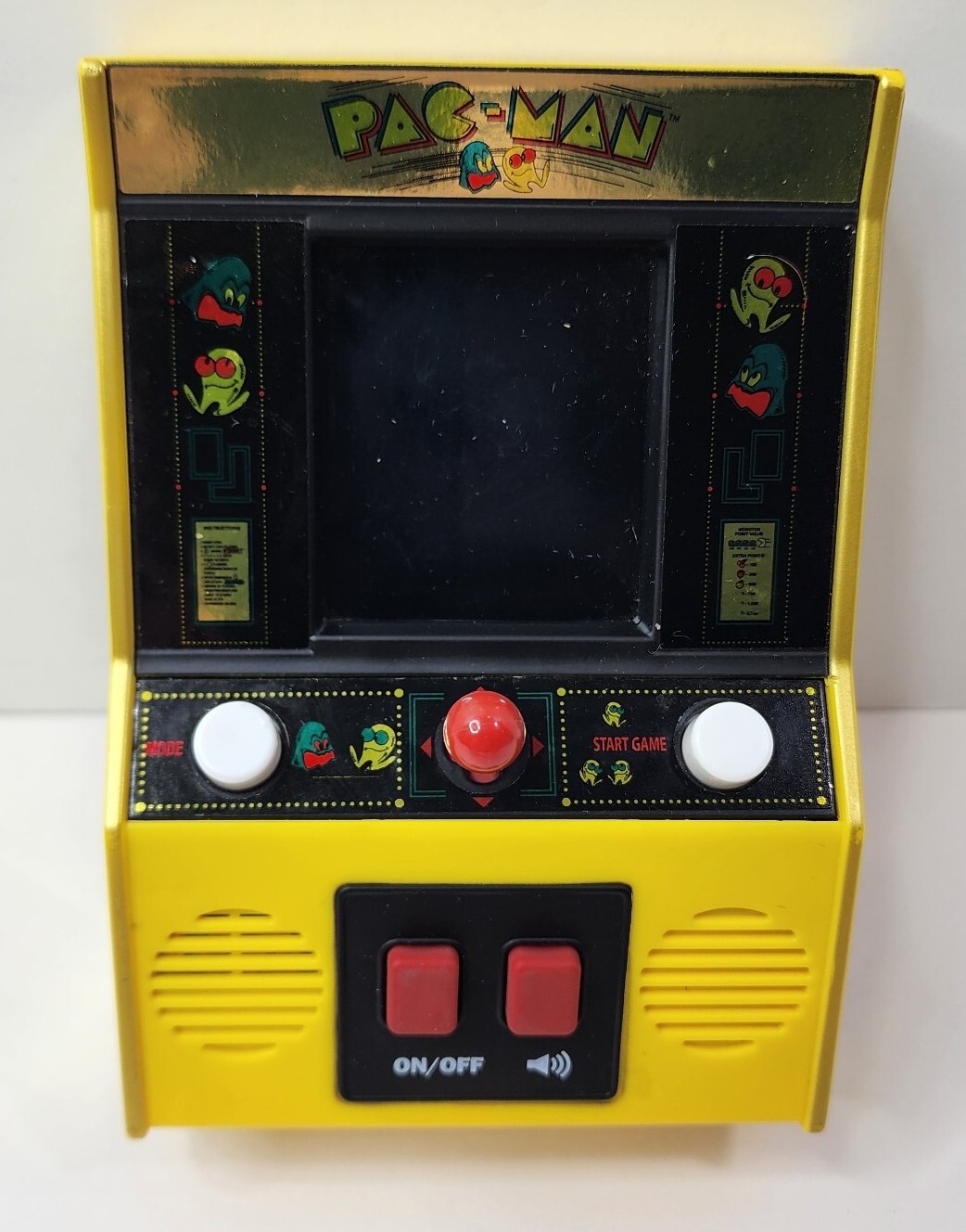 Pac-Man – Handheld Retro Mini Arcade – 2020 Bandai Namco – Basic Fun Inc #09530