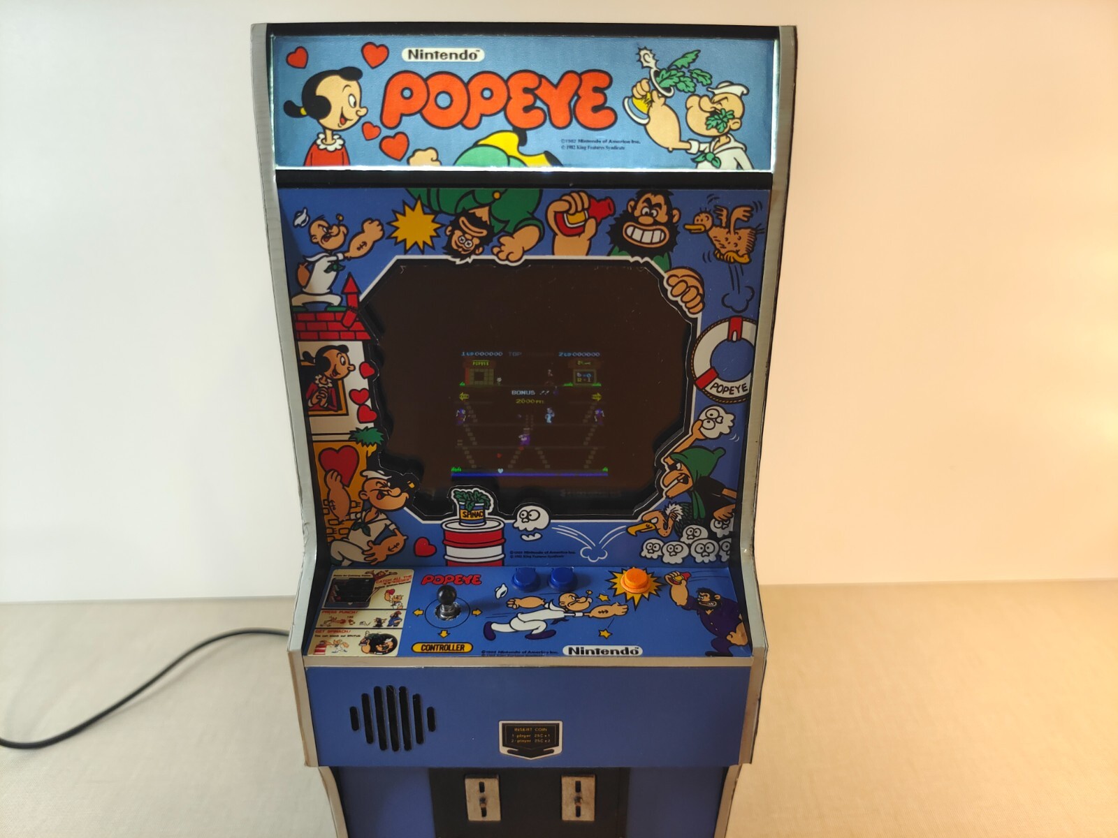 Popeye 1/6 scale mini working arcade cabinet (Playscale, New Wave Toys).
