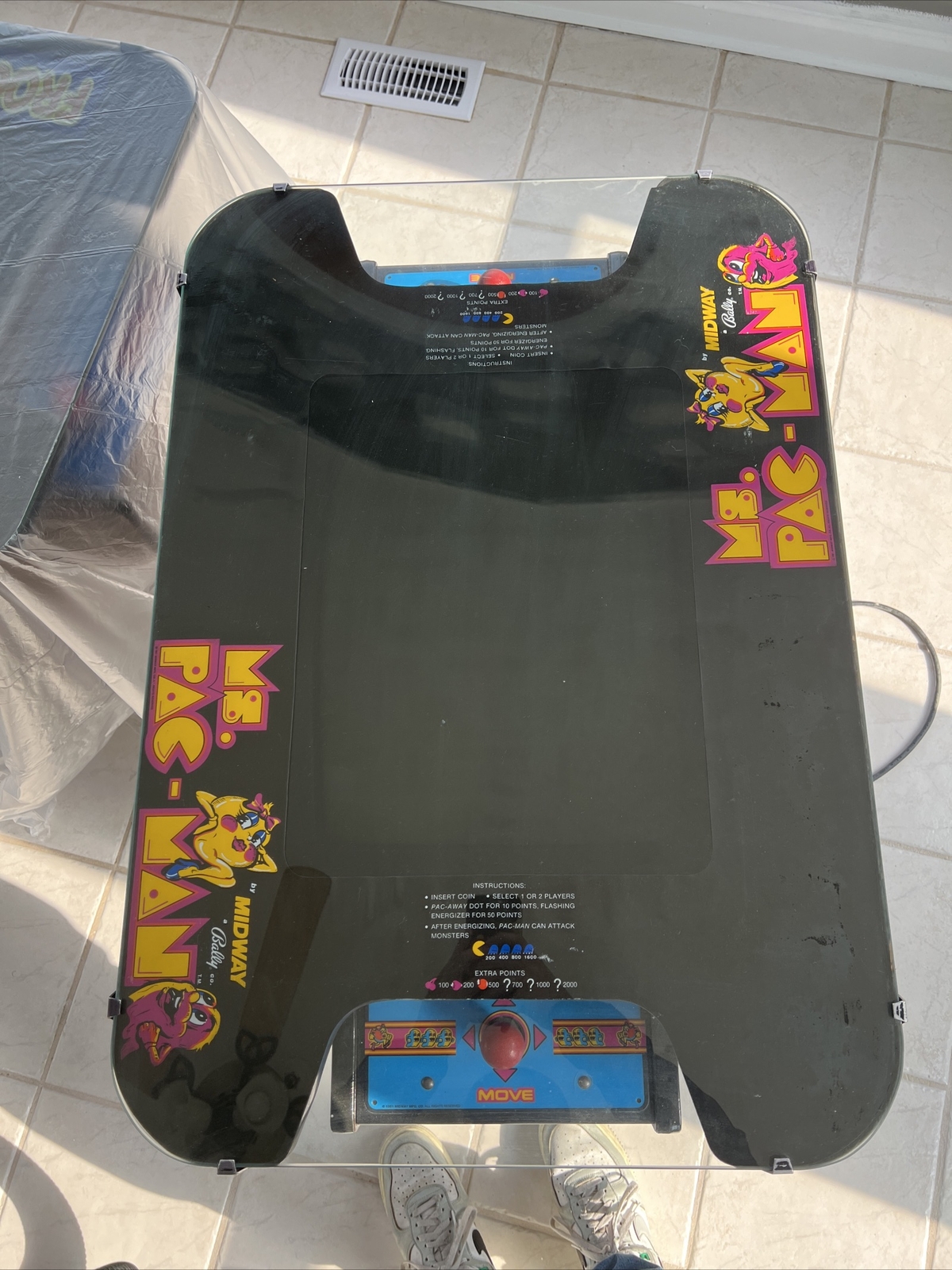 MS PAC-MAN ARCADE MACHINE COCKTAIL TABLE