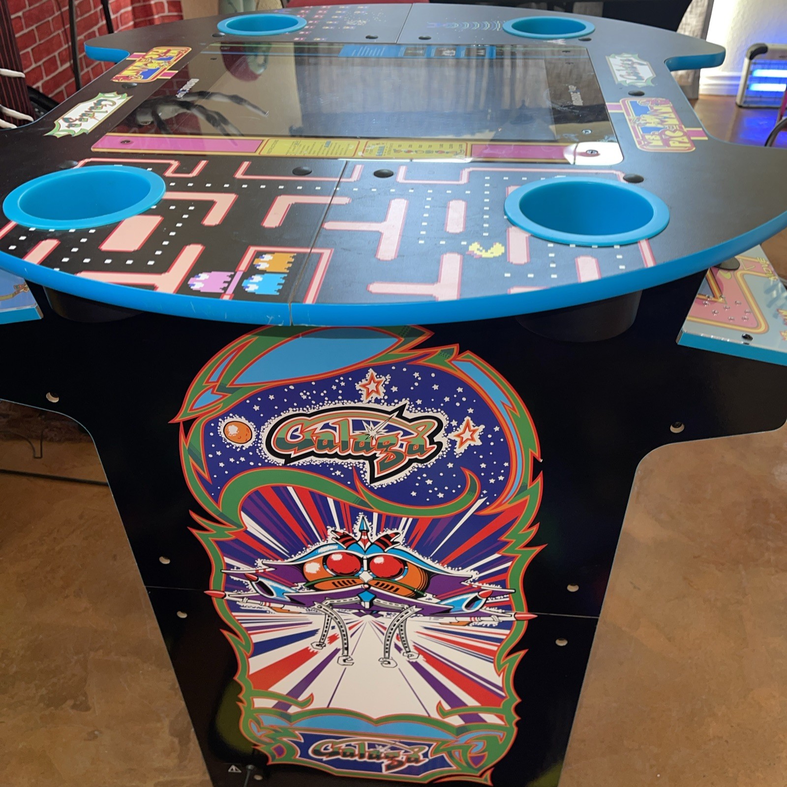 MS PACMAN PUB TABLE