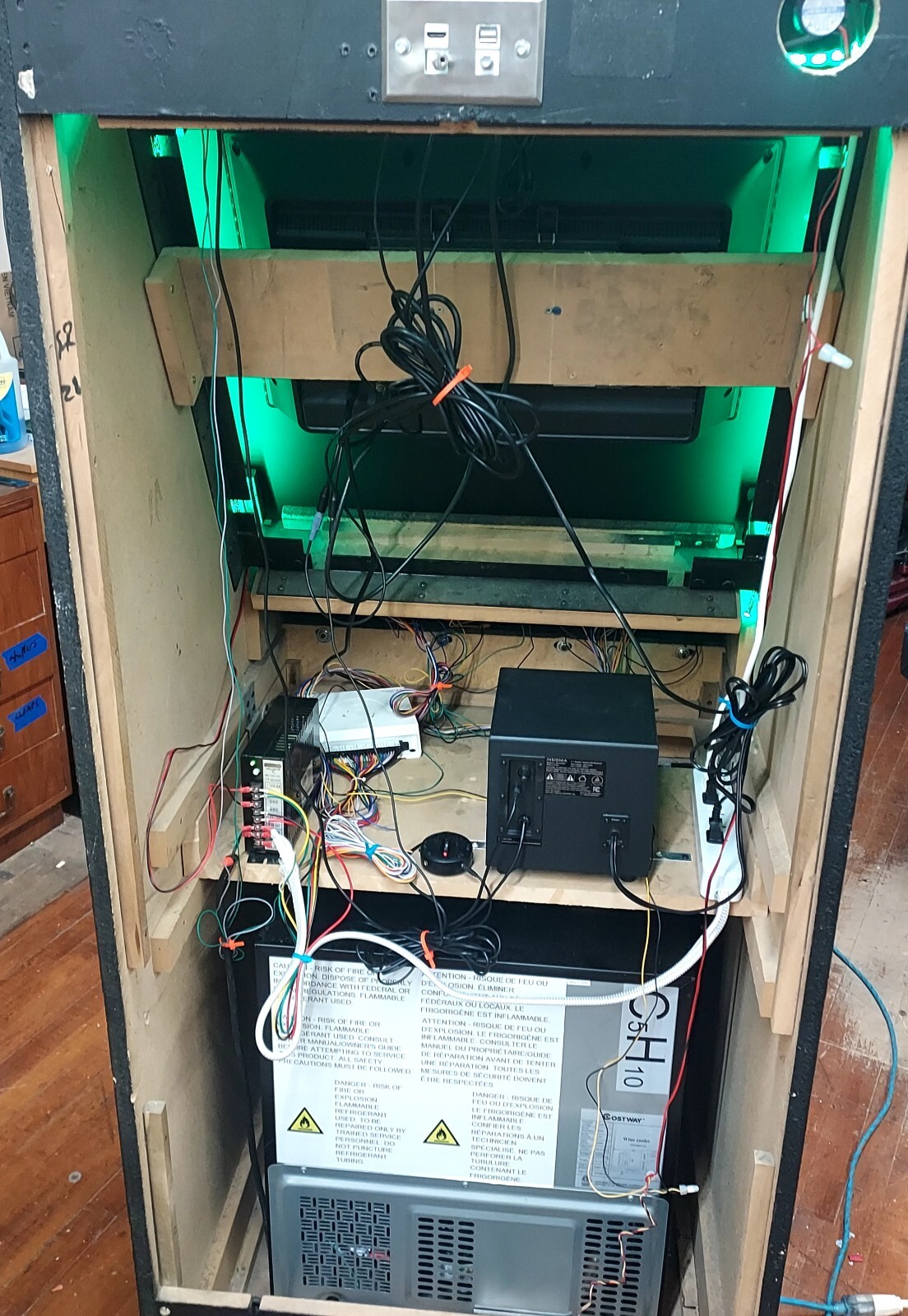 BOJICADE Stand Up Arcade Custom Multicade EPOXY/RESIN Side Art OKOBOJI Iowa WOW!