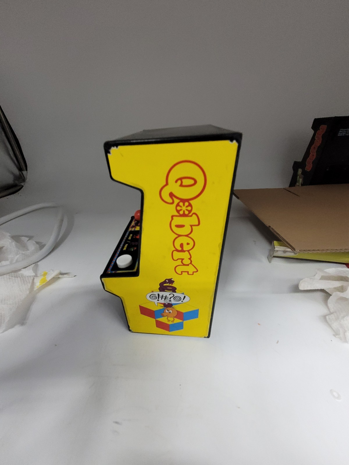 Q’Bert Mini Arcade Game 2016 Working and in Good Condition. Fun. Miniature Video