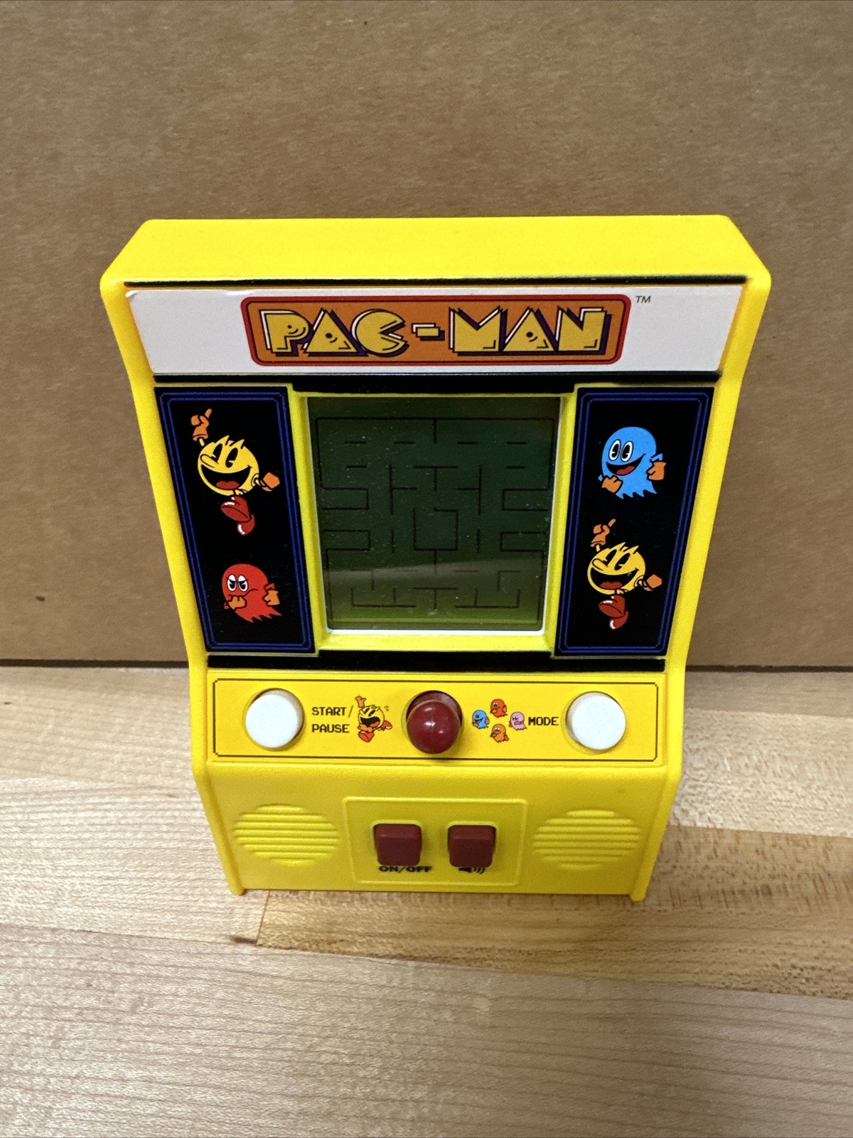 Pacman Classic Electronic Arcade Game Handheld Play Bandai Namco. Works. Box 147