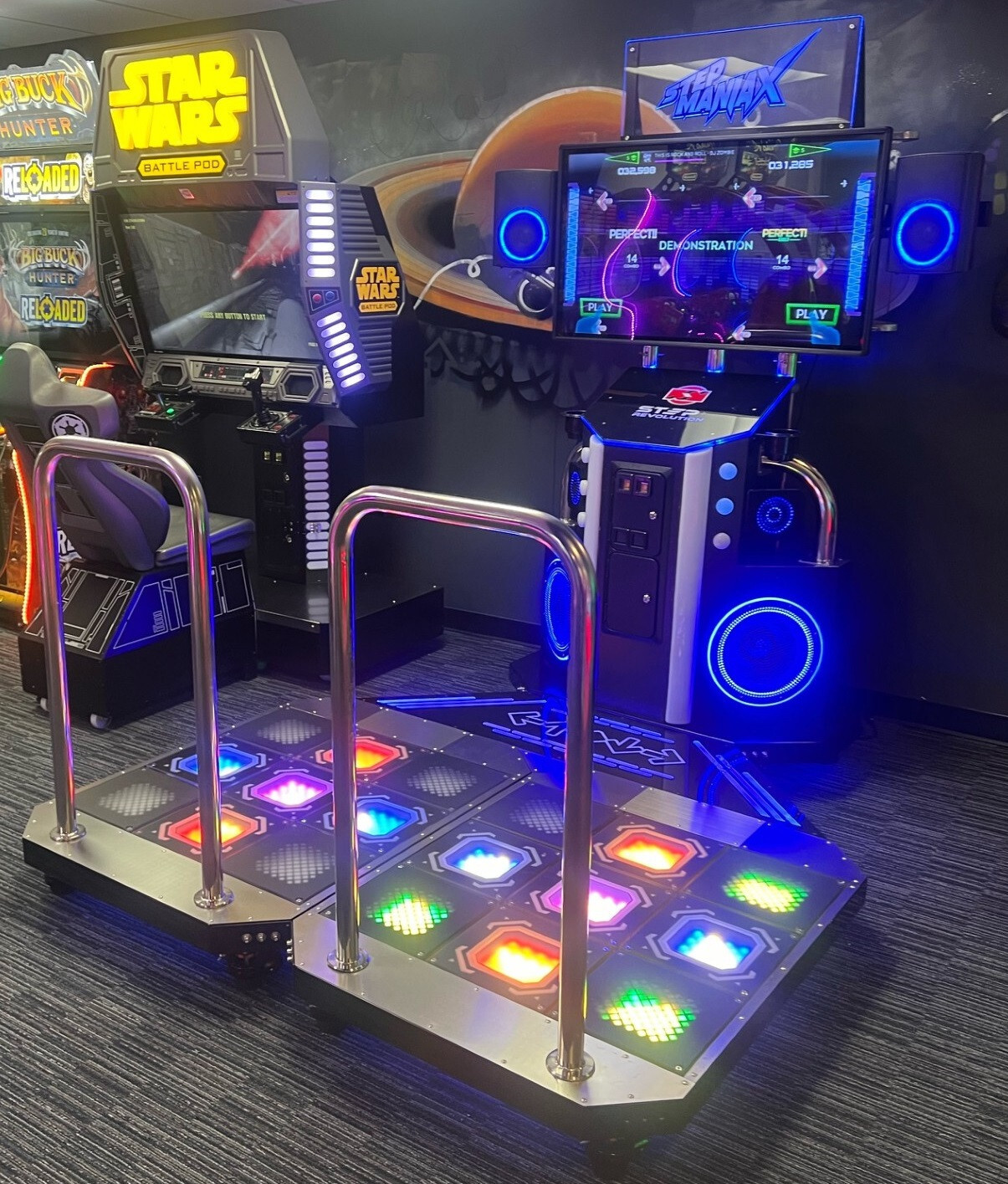 STEP MANIA ARCADE DANCE MACHINE by STEP REVOLUTION DDR (Excellent) *RARE*