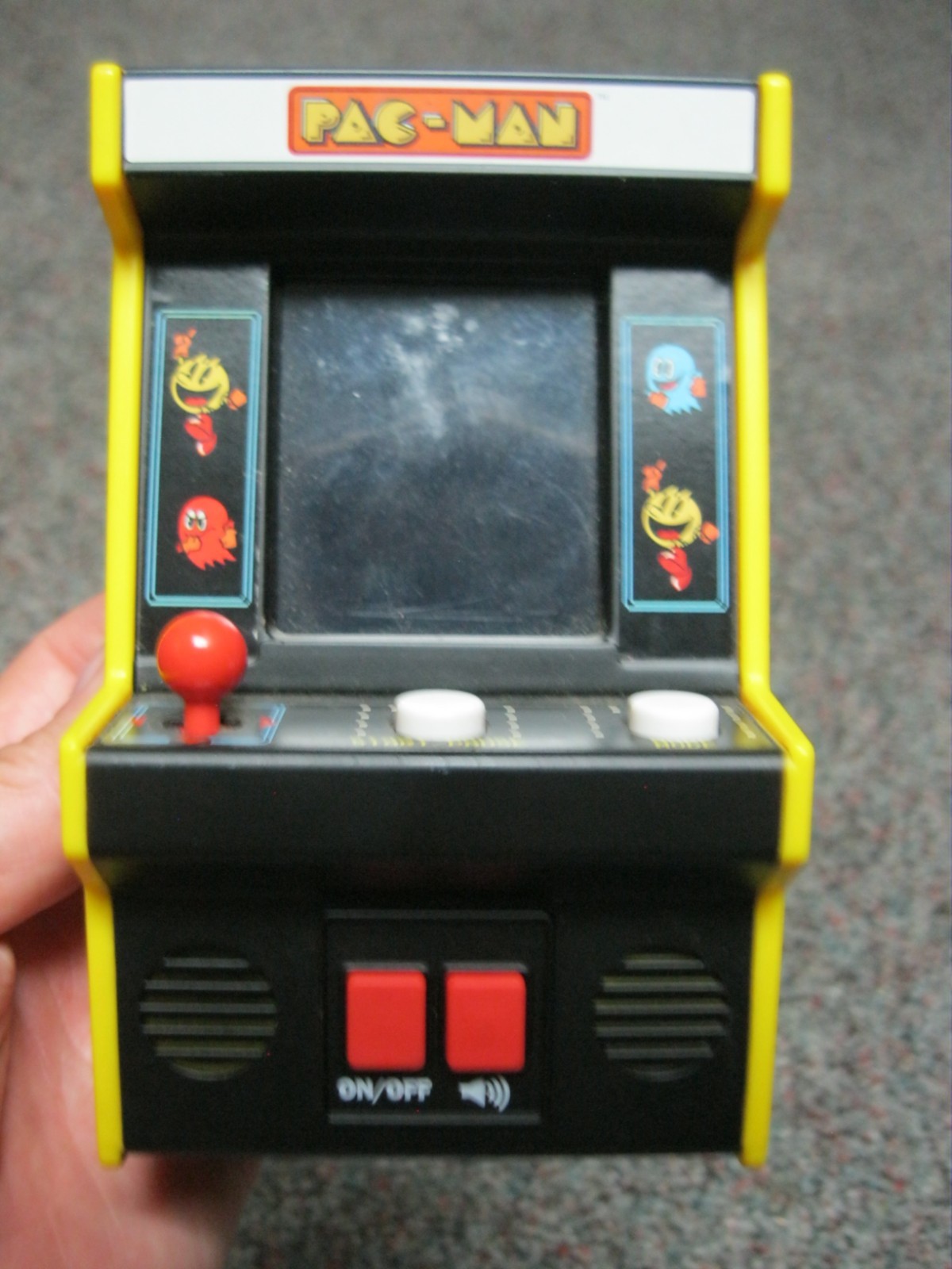 Pac-Man Handheld Tabletop Game Basic Fun Bandai Namco 09562 (won’t go left)