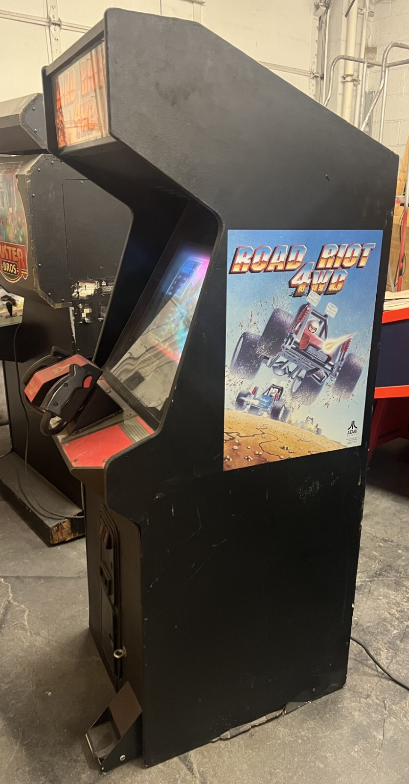 ROAD RIOT 4WD ARCADE MACHINE by ATARI 1991 (Excellent Condition) *RARE*