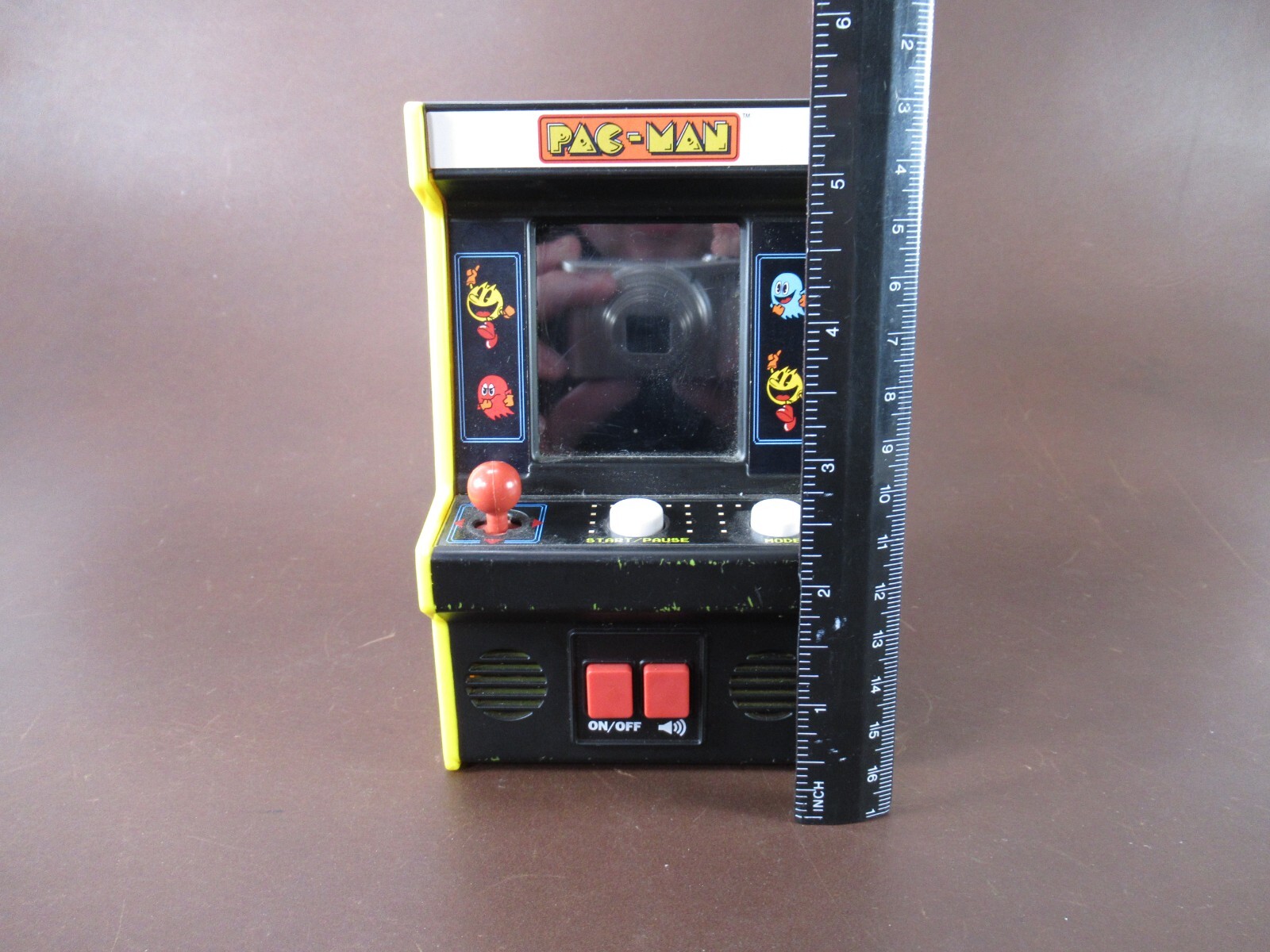 Tiny Arcade Pac-Man Miniature Game Multicolor – Item Number 09562, (R FD)