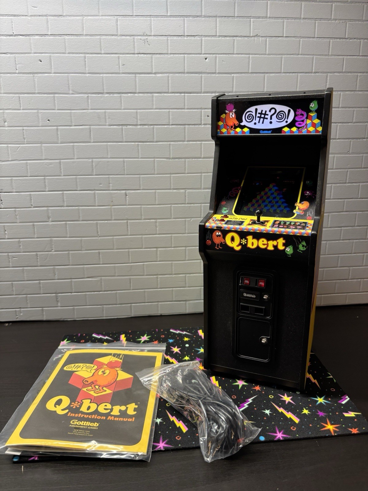 New Wave Toys Replicade Q*bert Warren Davis Edition – Open Box, Near Mint