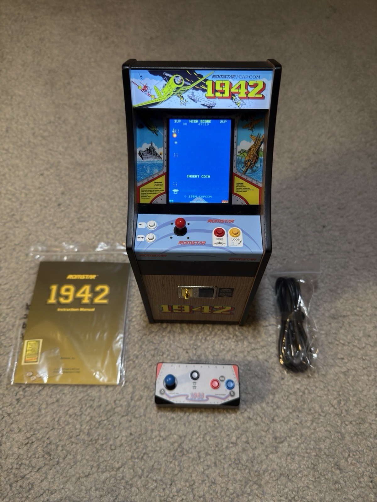 New Wave Toys Replicade 1942 1/6 Scale Mini Arcade Cabinet CAPCOM