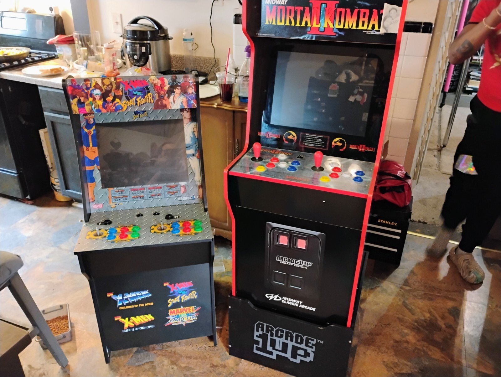 ARCADE1UP -4 Foot Arcade Machines, (Mortal Kombat II)