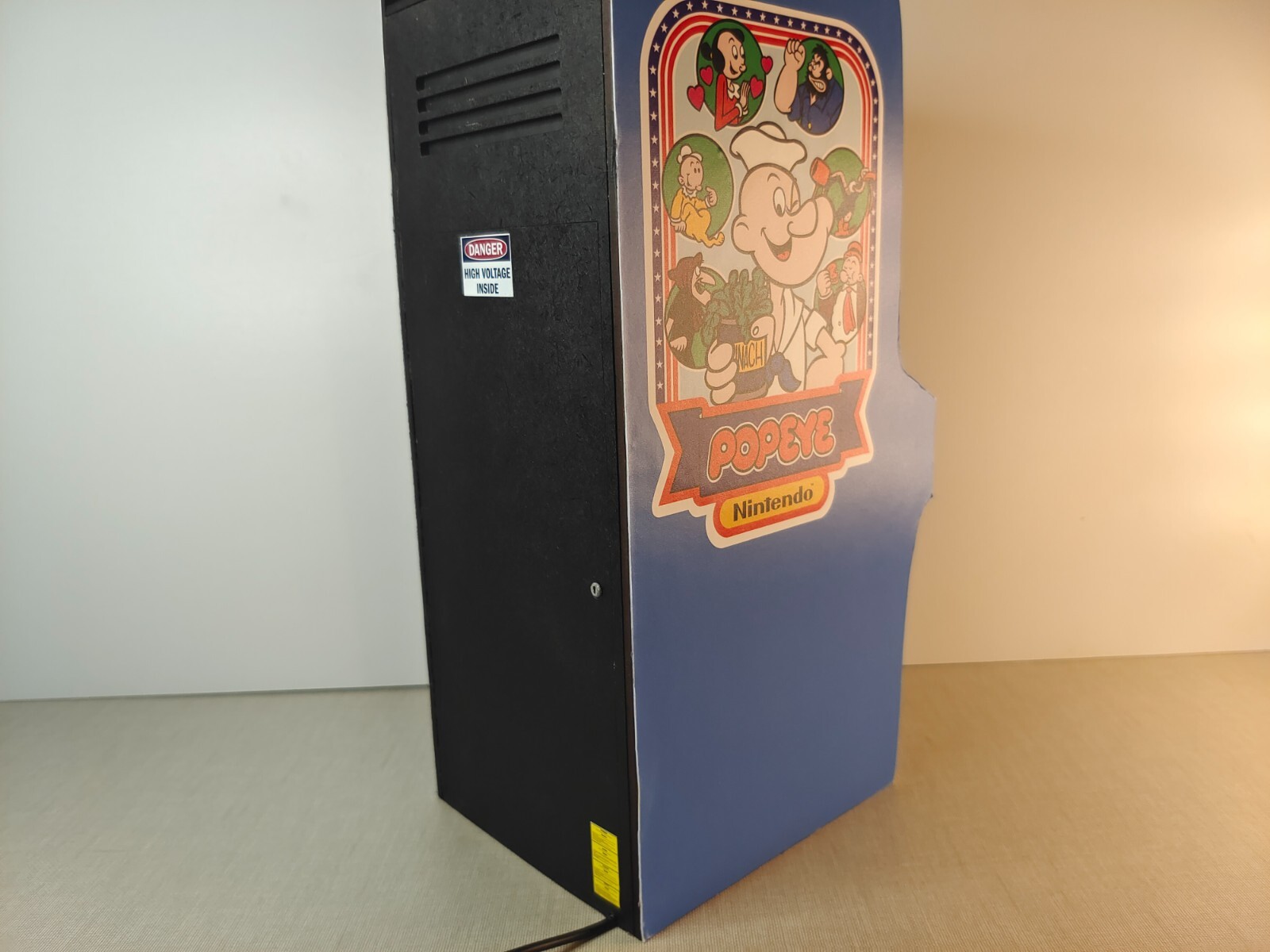 Popeye 1/6 scale mini working arcade cabinet (Playscale, New Wave Toys).