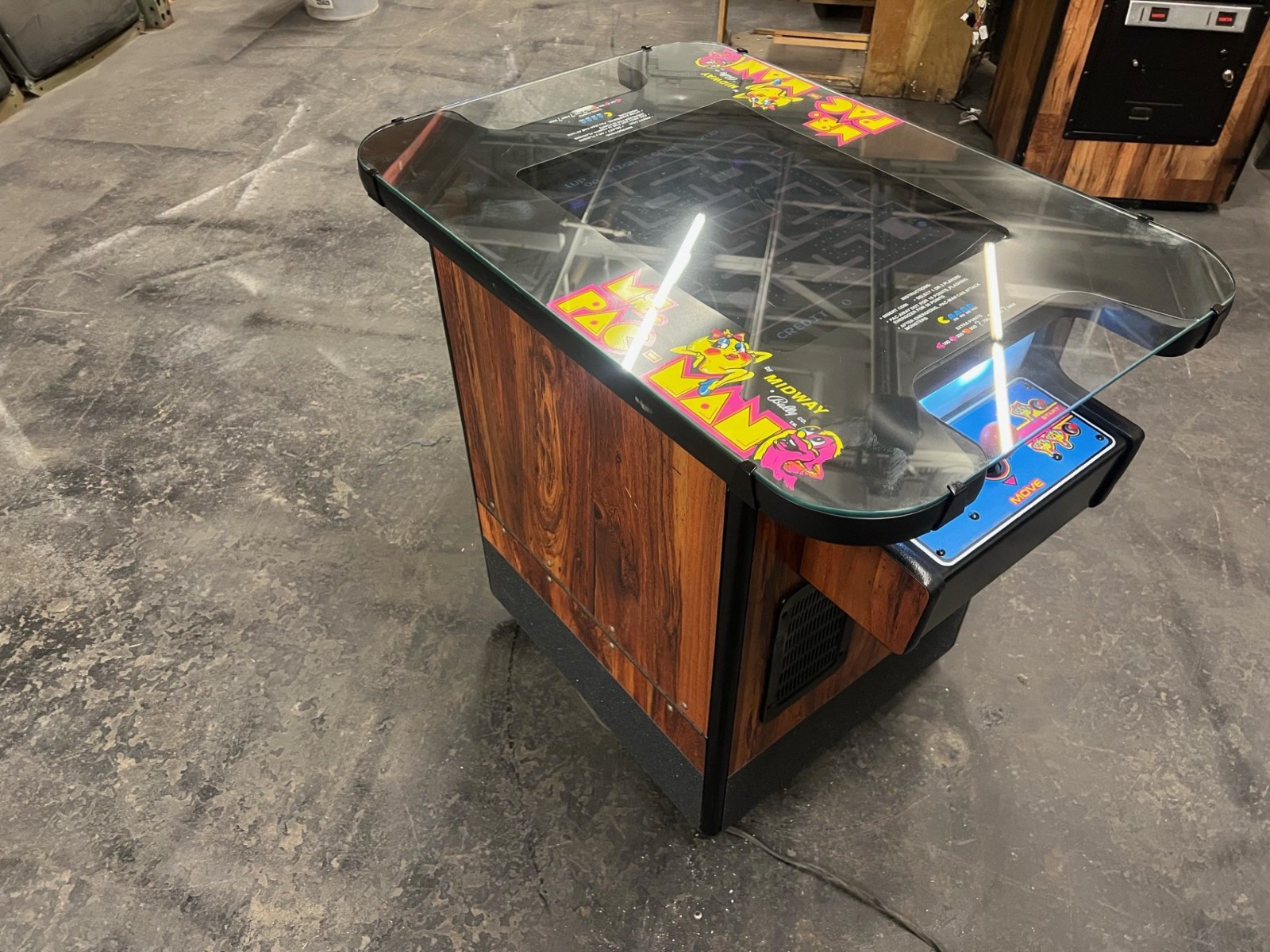 MS PAC-MAN ARCADE MACHINE COCKTAIL TABLE