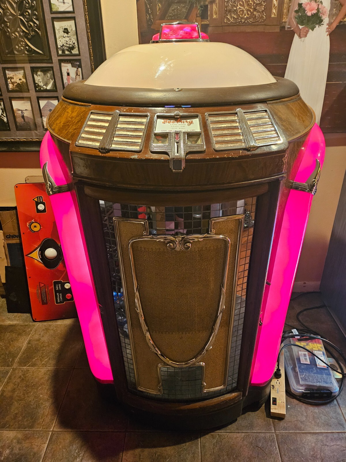 1948 Seeburg 148 Symphonola jukebox older restoration plays, looks great
