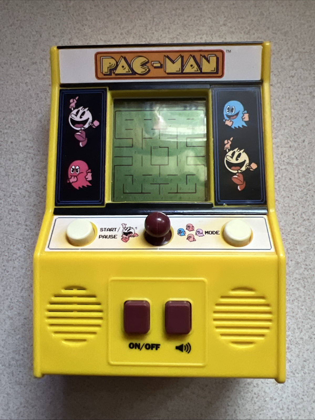 Pac-Man Handheld 2019 Retro Mini Arcade Classic Game Machine Bandai Namco Yellow