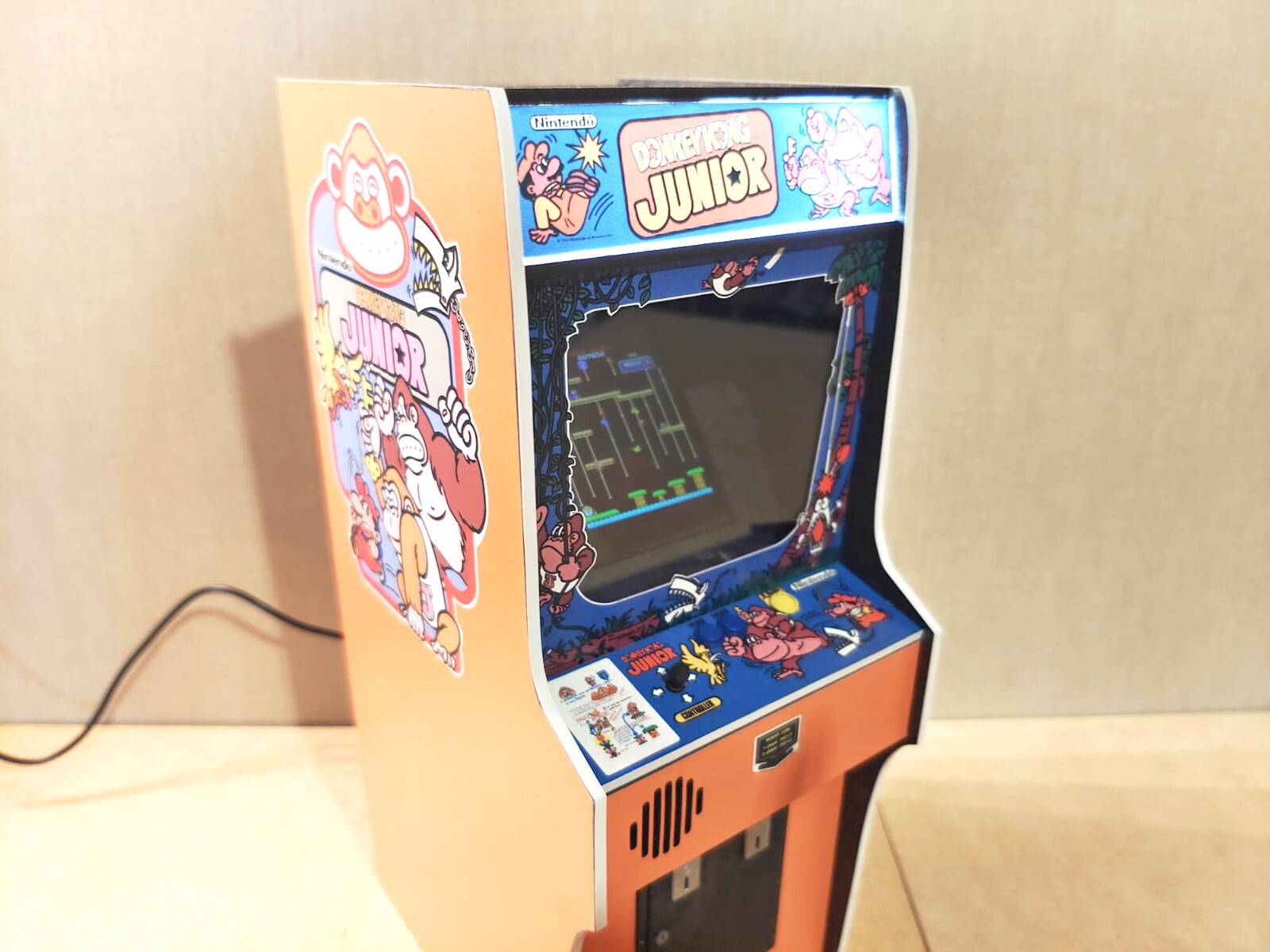 Donkey Kong Jr 1/6 scale mini working arcade cabinet (Playscale, New Wave Toys).