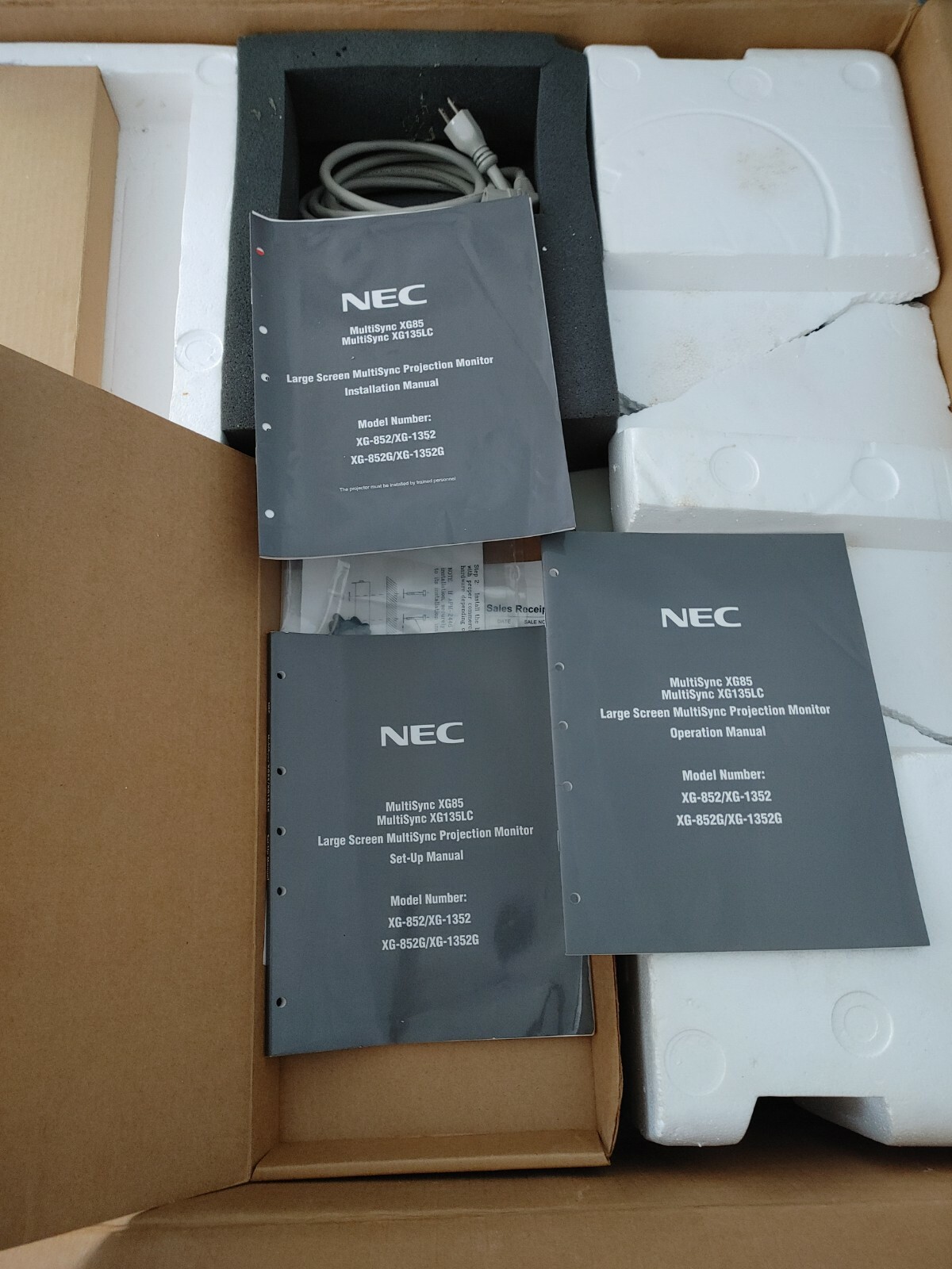 NEC CRT Projector